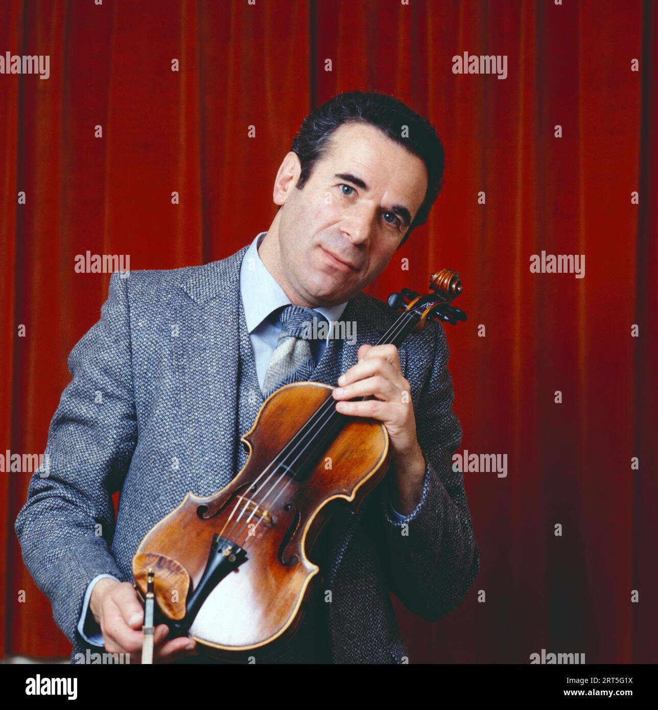 Mark Lubotsky, russischer Geiger, Violinlehrer, Portrait circa 1987. Mark Lubotsky, violoniste russe, professeur de violon, portrait vers 1987. Banque D'Images