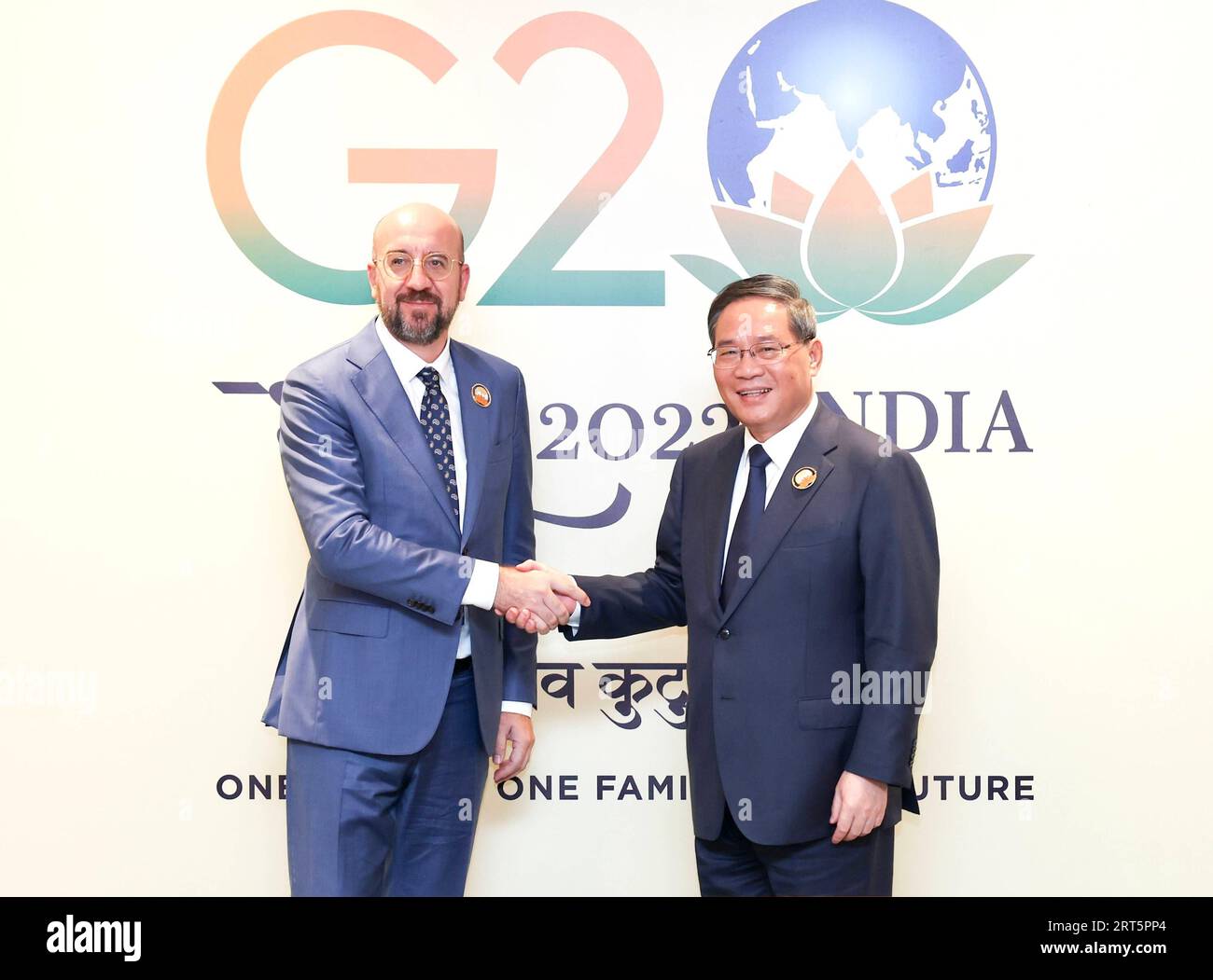 230910 -- NEW DELHI, le 10 septembre 2023 -- le premier ministre chinois Li Qiang rencontre le président du Conseil européen Charles Michel en marge du sommet du G20 à New Delhi, en Inde, le 10 septembre 2023. INDE-NEW DELHI-CHINE-LI QIANG-RÉUNION DU PRÉSIDENT DU CONSEIL EUROPÉEN YAOXDAWEI PUBLICATIONXNOTXINXCHN Banque D'Images