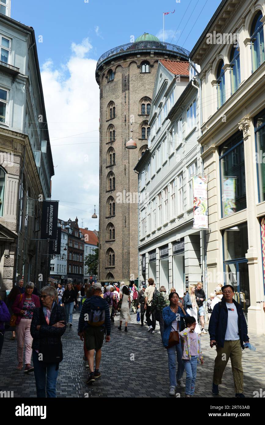 La tour ronde tour du 17e siècle construite comme observatoire astronomique. Købmagergad, Copenhague, Danemark Banque D'Images