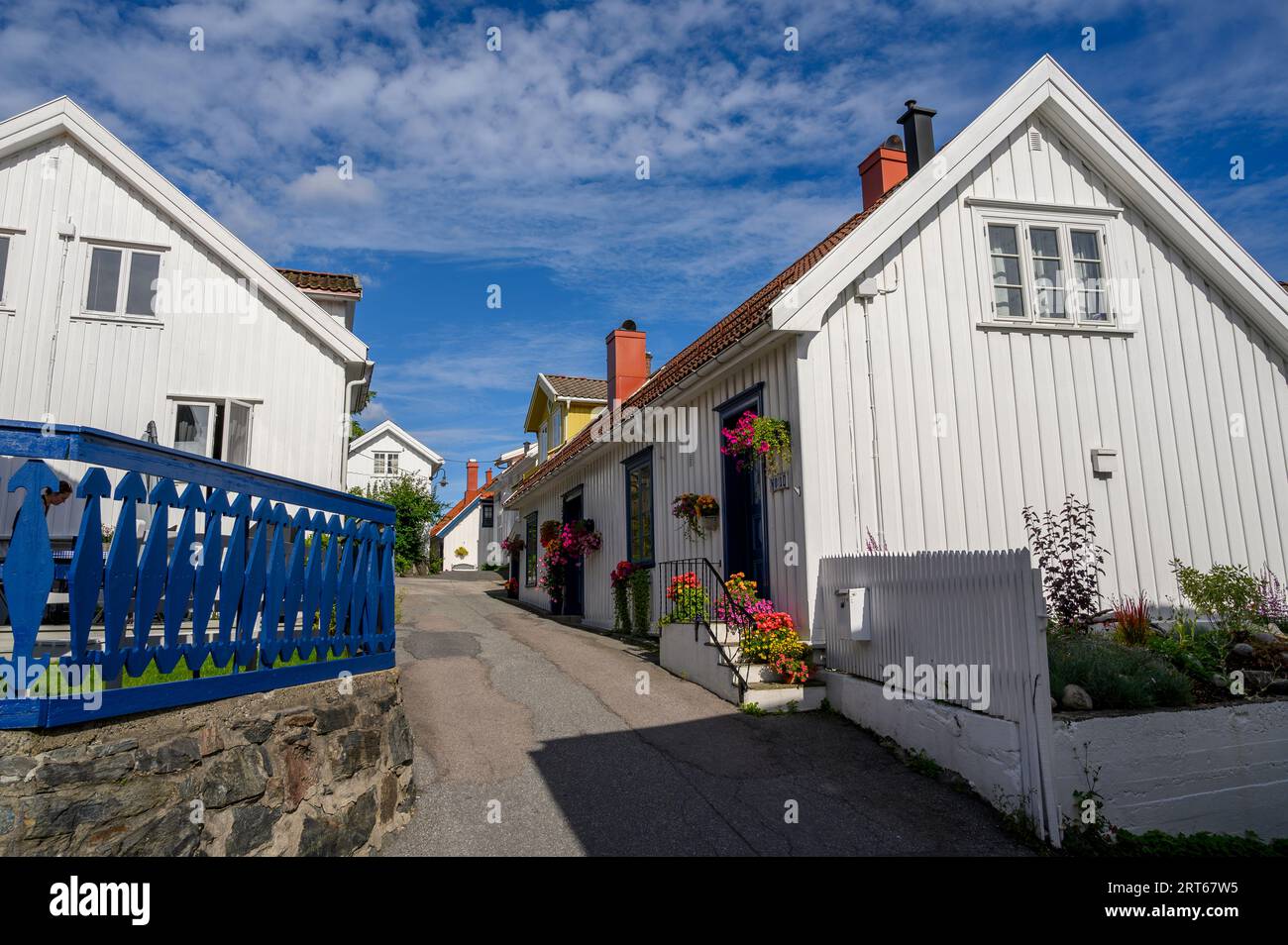 Une partie résidentielle de la charmante et bien entretenue ville balnéaire de Kragero sur la côte sud. Telemark, Norvège. Banque D'Images