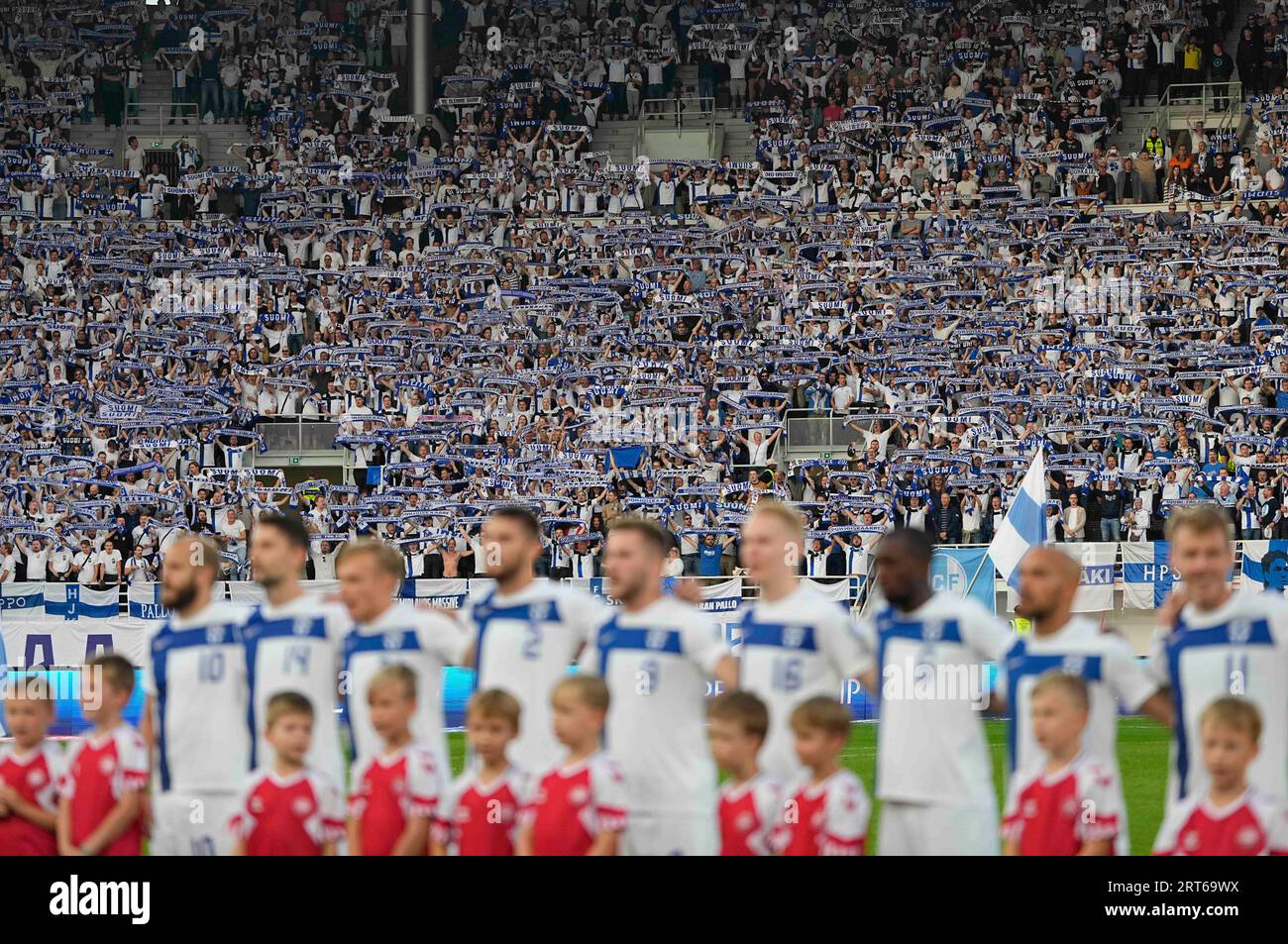 Septembre 10 2023 : . Supporters finlandais lors d'un match de qualification du Groupe H EURO 2024, Finlande contre Danemark, au stade olympique d'Helsinki, Finlande. Kim Price/CSM Banque D'Images