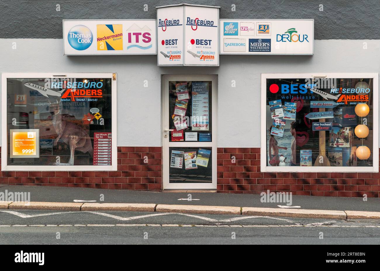 Agence de voyages, quelque peu surchargée Banque D'Images