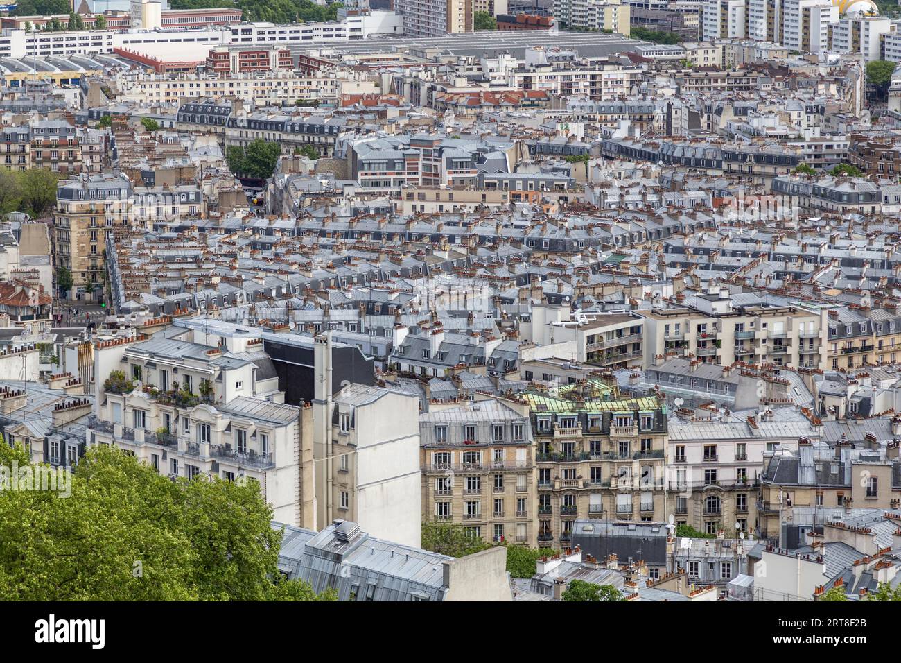 Paris, France, 12 mai 2017 : vue sur le toit du quartier de Montmartre depuis le sommet de la basilique du Sacré-cœur Banque D'Images