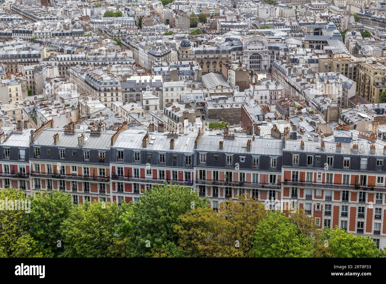 Paris, France, 12 mai 2017 : vue sur le toit du quartier de Montmartre depuis le sommet de la basilique du Sacré-cœur Banque D'Images