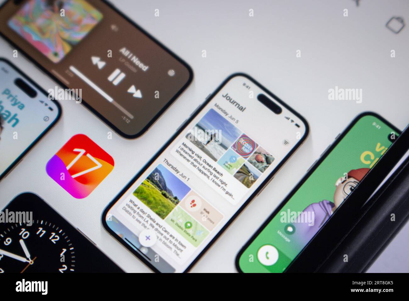 Site officiel d'iOS 17 vu dans l'écran de l'iPhone. IOS 17 est un système d'exploitation iOS d'Apple pour iPhone, et il est le successeur d'iOS 16. Banque D'Images