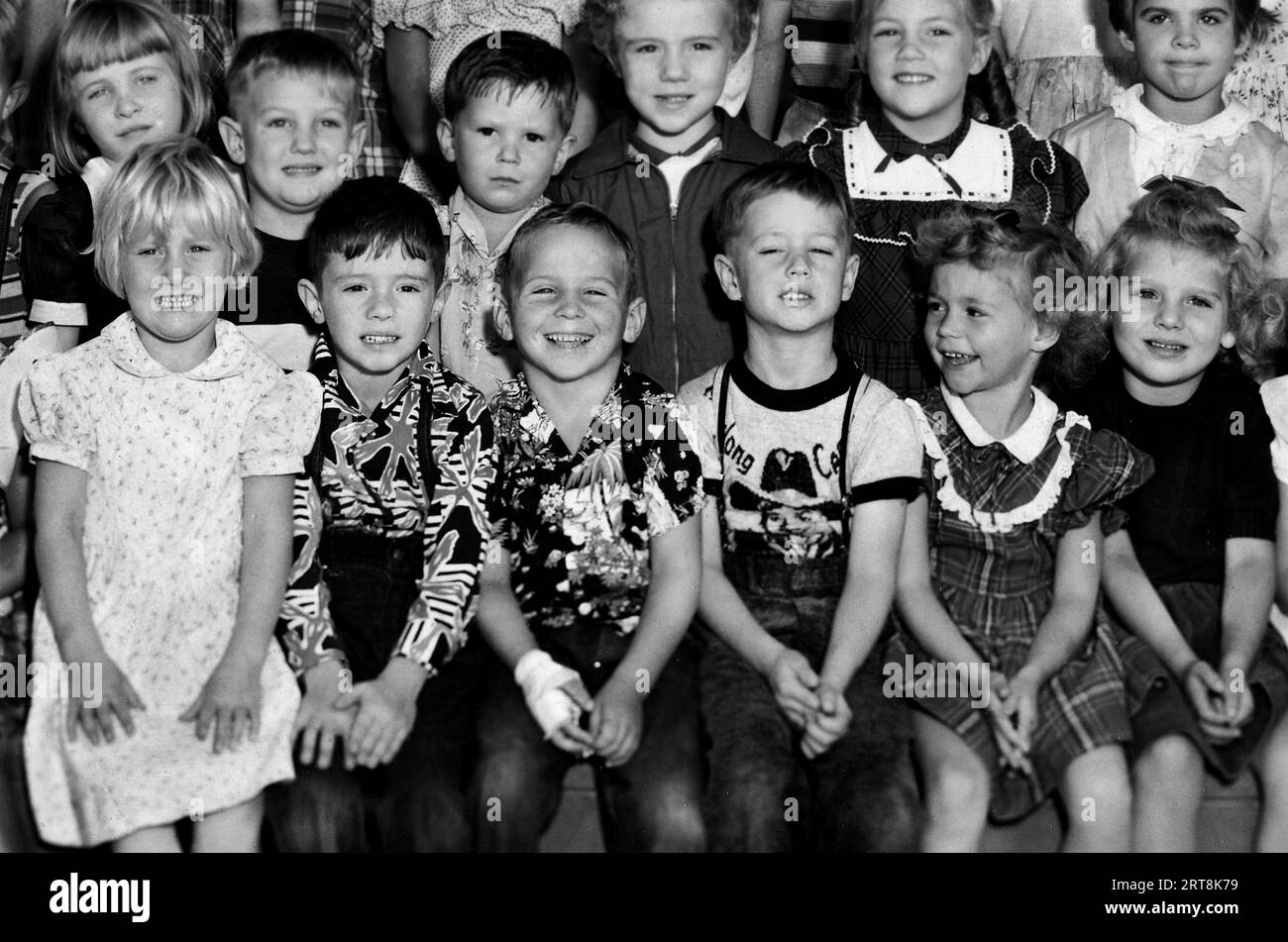 Portrait de groupe de la classe de maternelle de 1951 à Highland Cypress School à Highand, en Californie. Banque D'Images