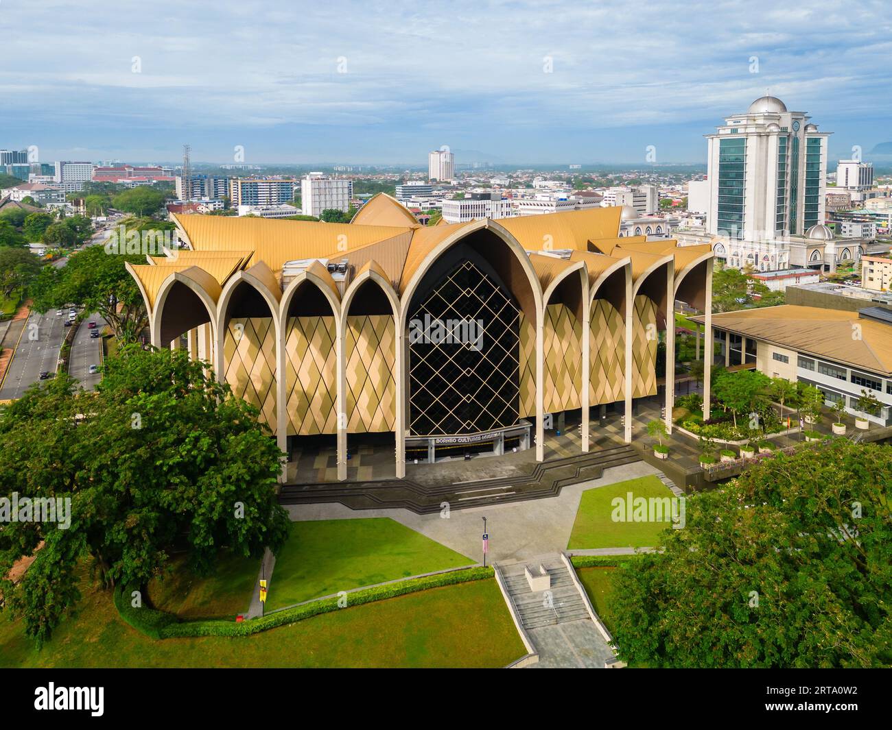Bornéo cultures Museum, une partie du complexe du musée Sarawak à Kuching, Malaisie Banque D'Images