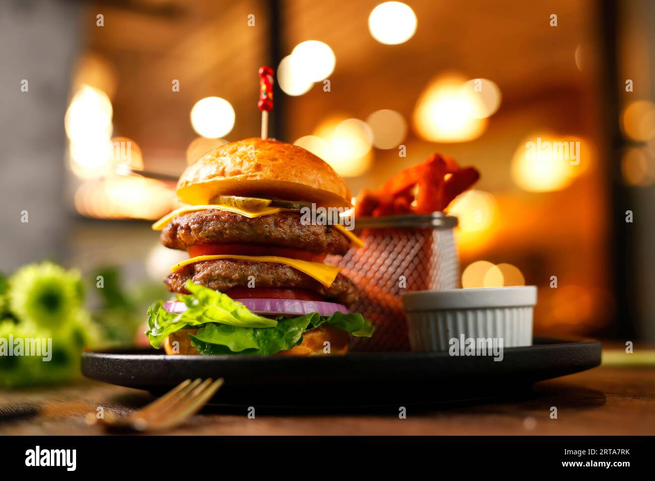 L'irrésistible allure des hamburgers : pourquoi ils sont les favoris de l'Amérique, photo haute résolution Banque D'Images