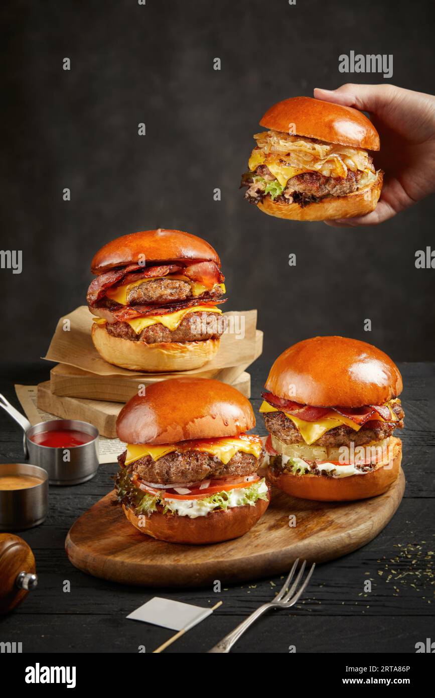 L'irrésistible allure des hamburgers : pourquoi ils sont les favoris de l'Amérique, photo haute résolution Banque D'Images
