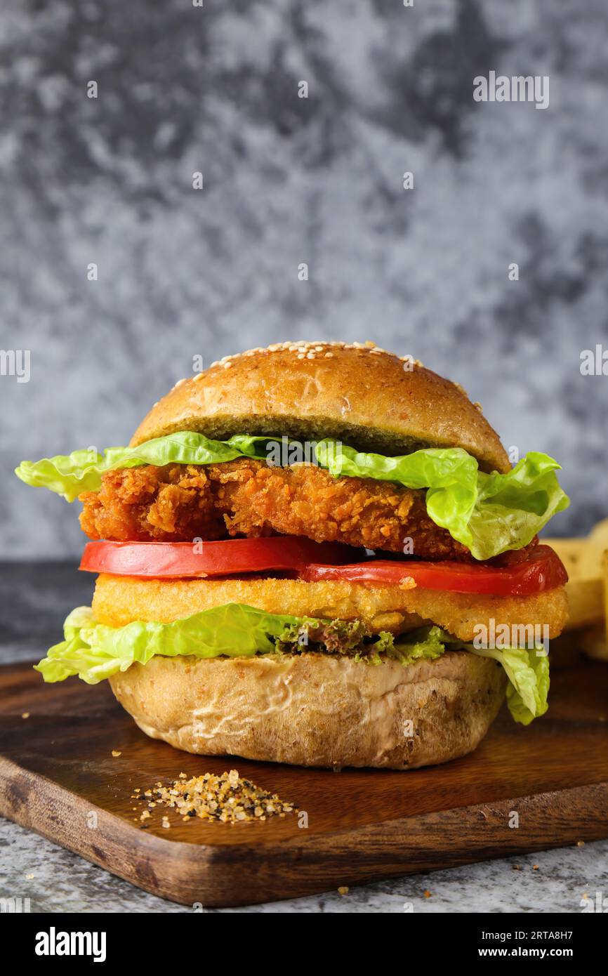 L'irrésistible allure des hamburgers : pourquoi ils sont les favoris de l'Amérique, photo haute résolution Banque D'Images