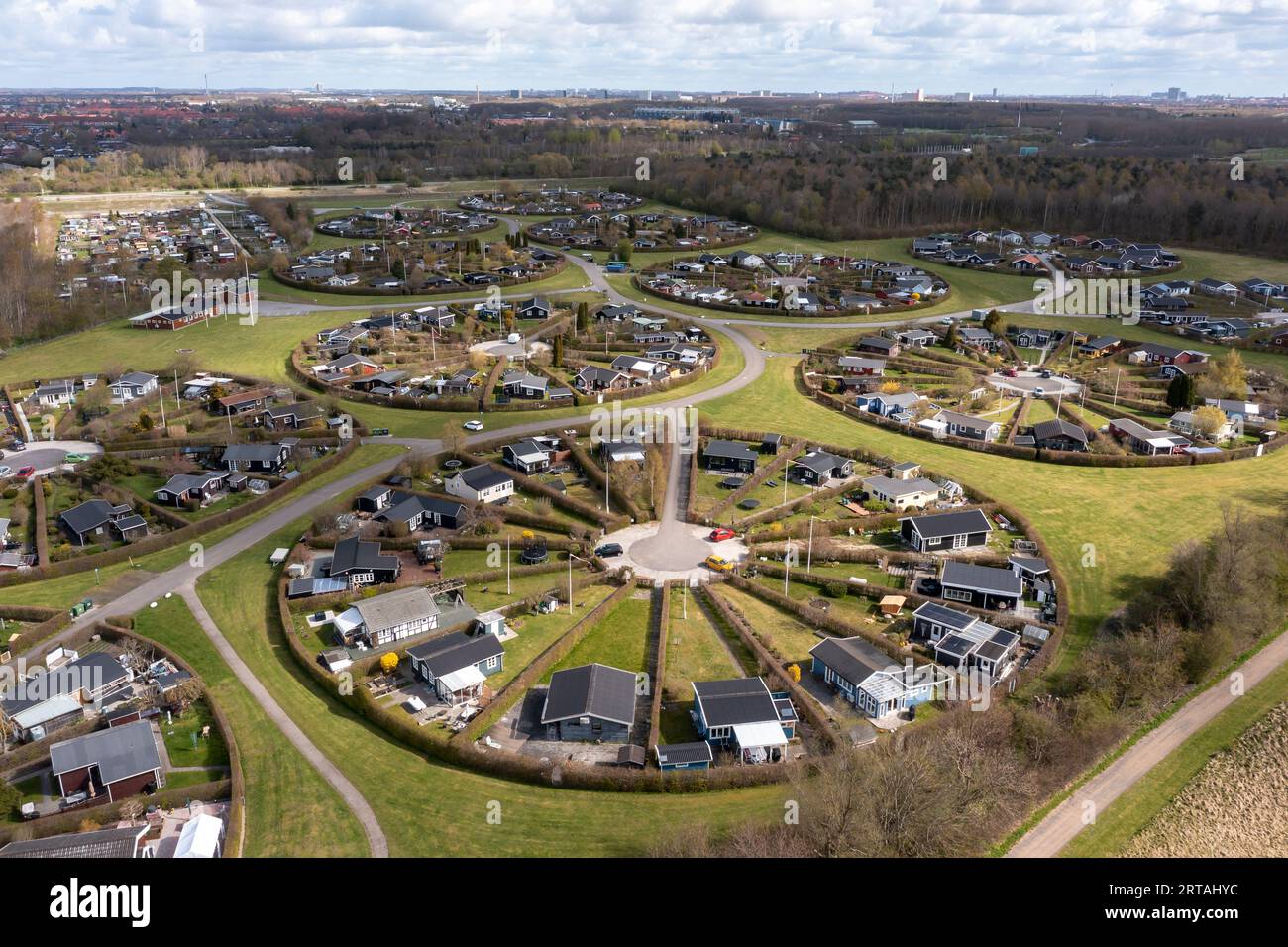 Brondby Haveby Round Gardens, aménagé dans les années 1960 sur un plan de l'architecte paysagiste Erik Mygind, également connu sous le nom de Brondby Garden City, Brondby, Copenh Banque D'Images