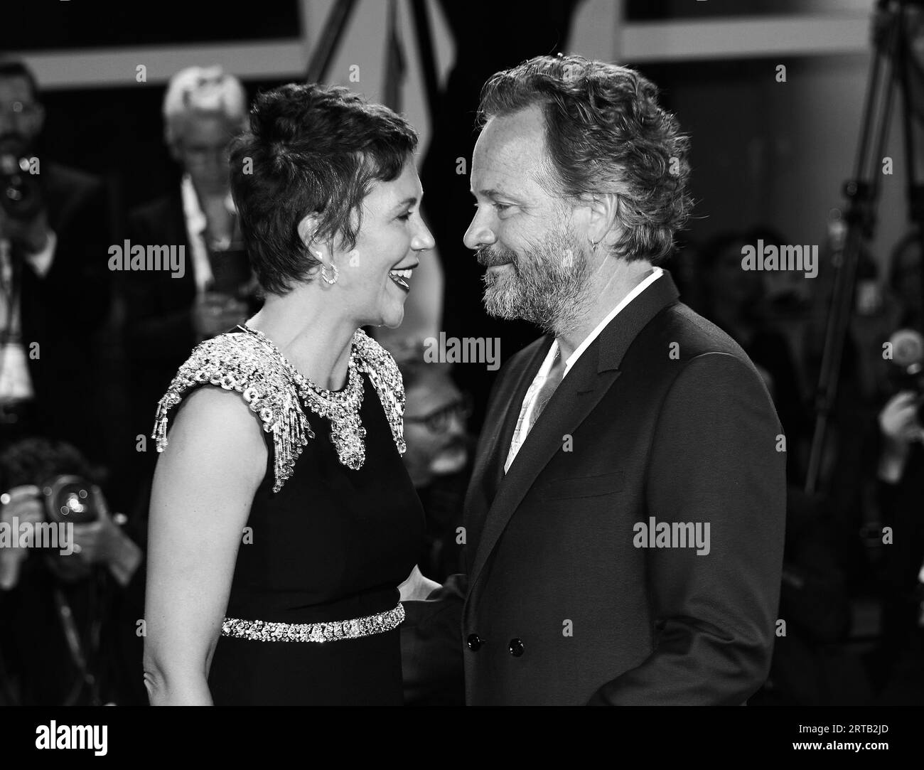 Peter Sarsgaard Maggie Gyllenhaal 'Memory' tapis rouge Venise 2023 mostra del cinema di Venezia Banque D'Images