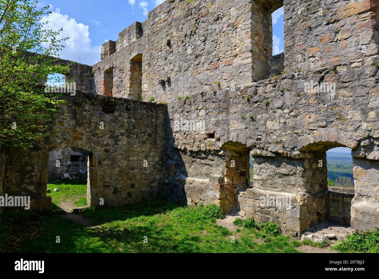 Ruines du château de Bramberg dans le parc naturel de Haßberge, district de Haßfurt, Basse-Franconie, Franconie, Bavière, Allemagne Banque D'Images