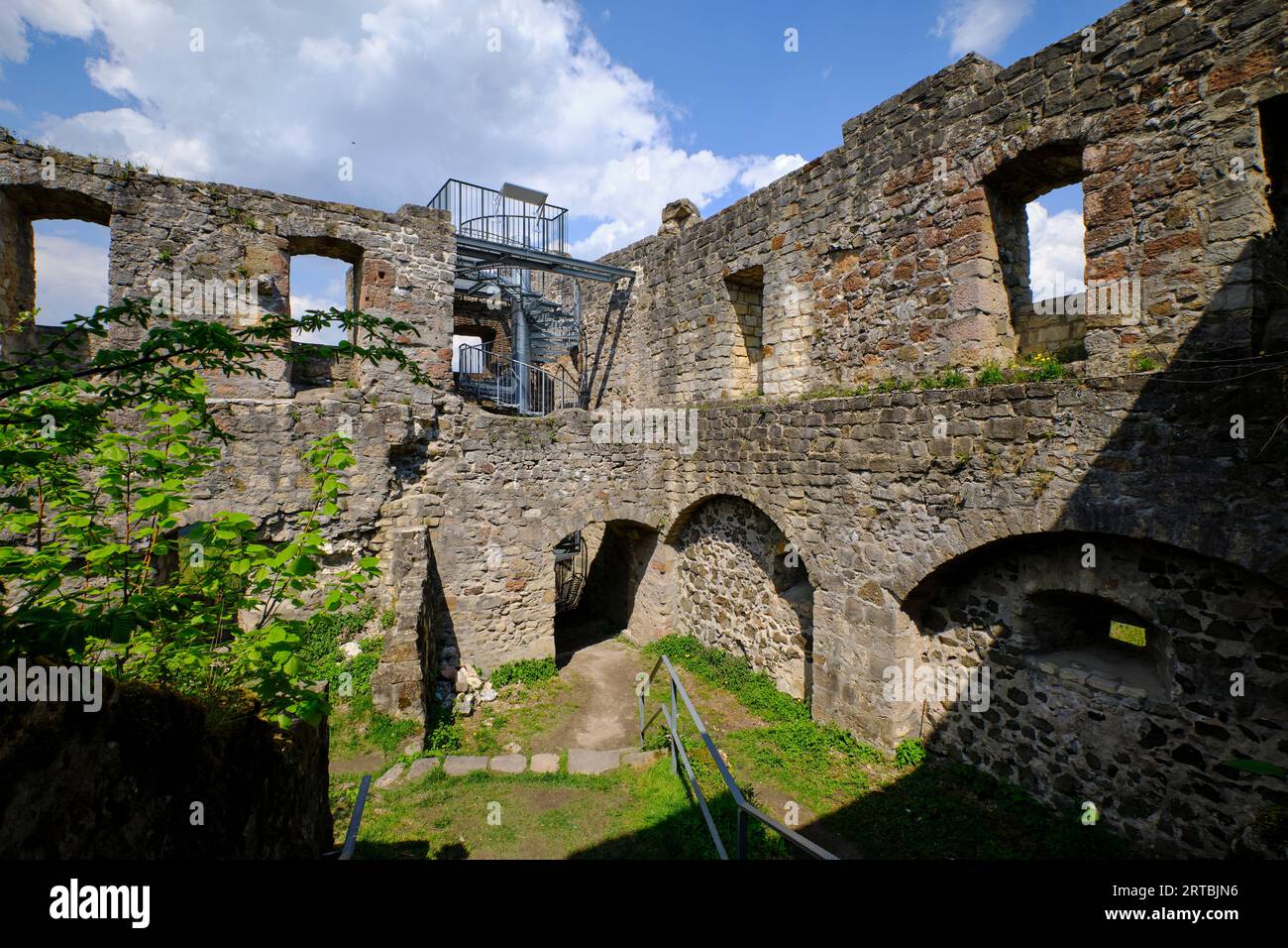 Ruines du château de Bramberg dans le parc naturel de Haßberge, district de Haßfurt, Basse-Franconie, Franconie, Bavière, Allemagne Banque D'Images