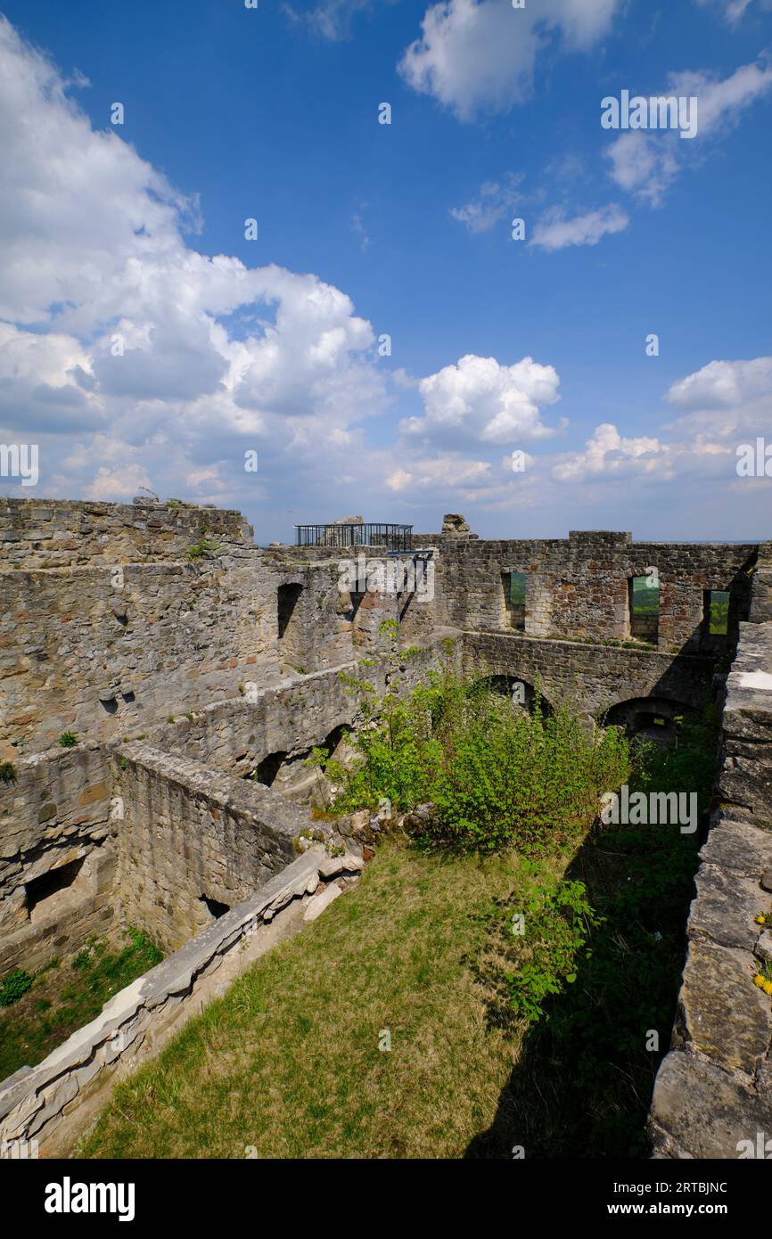 Ruines du château de Bramberg dans le parc naturel de Haßberge, district de Haßfurt, Basse-Franconie, Franconie, Bavière, Allemagne Banque D'Images