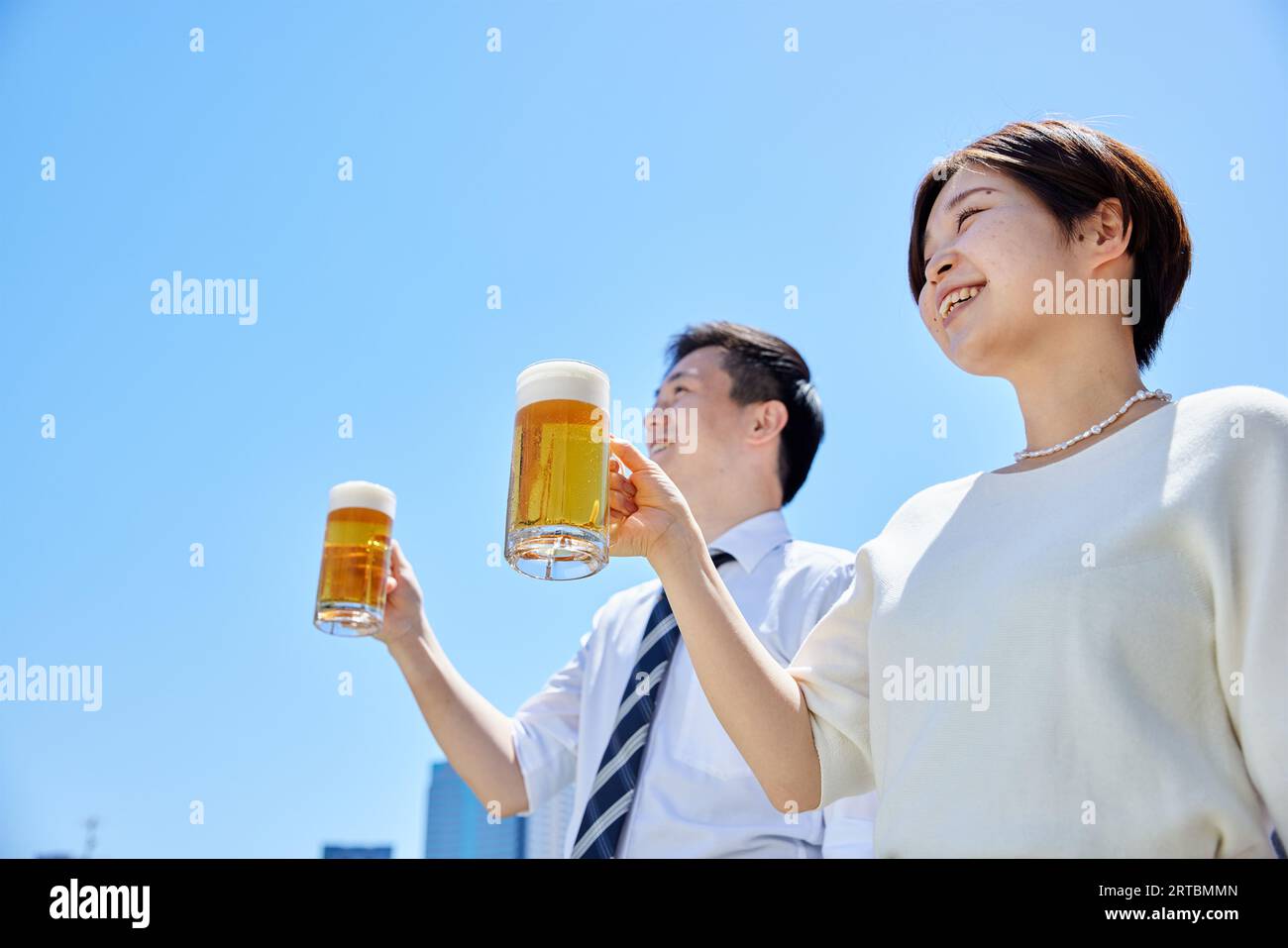 Les Japonais boivent de la bière Banque D'Images