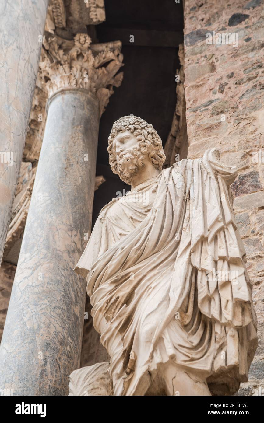 Statue dans l'amphithéâtre romain, Mérida, Espagne Banque D'Images