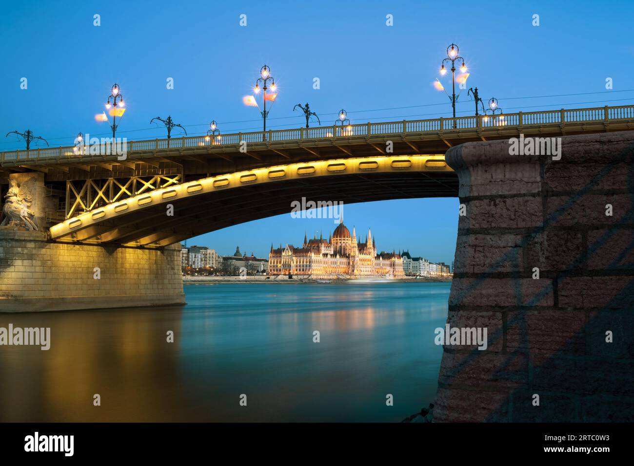 Pont Margaret et bâtiment du Parlement Banque D'Images