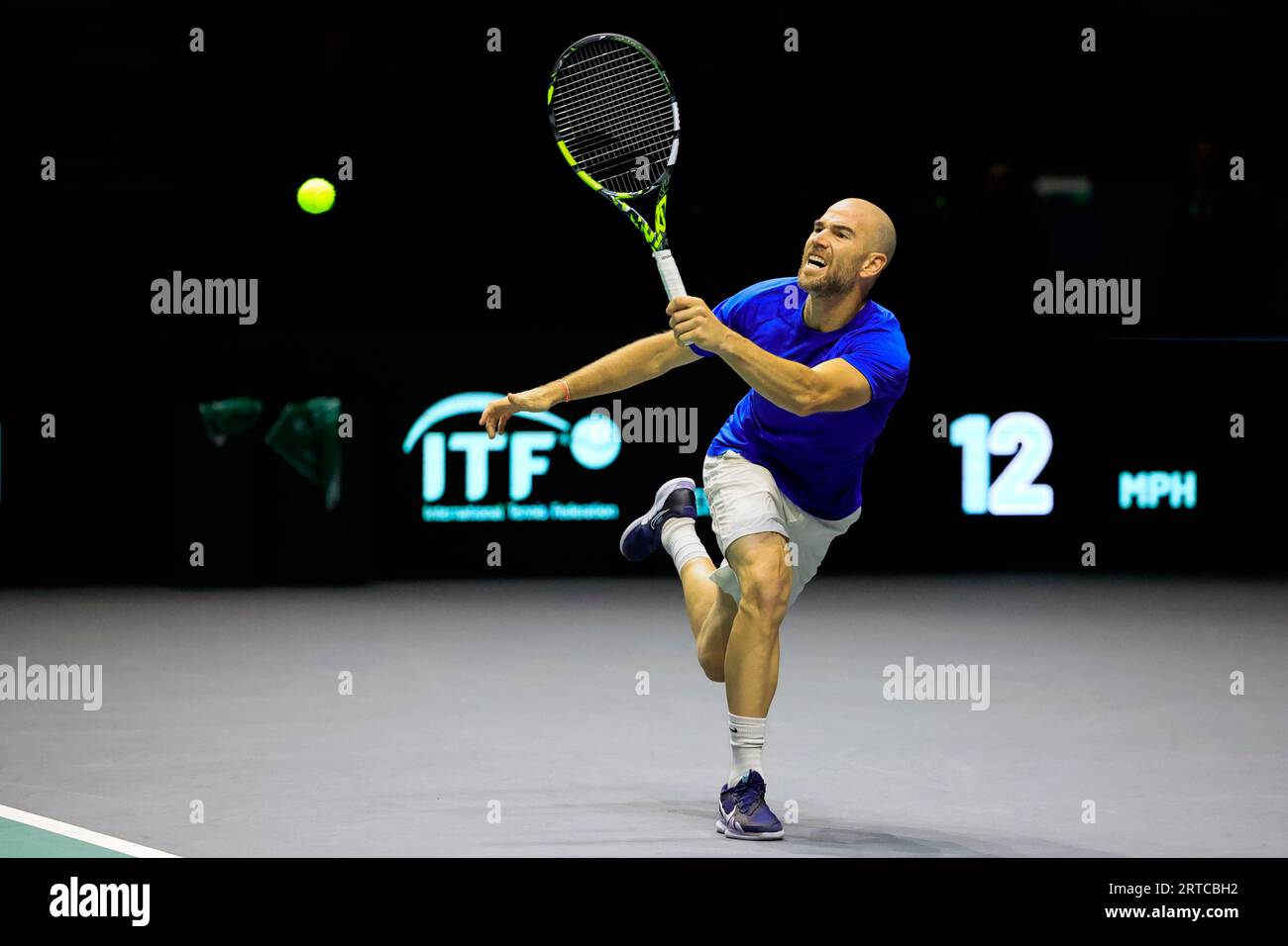 Adrian Mannarino (FRA) en action lors du match coupe Davis France vs Suisse à Manchester AO Arena, Manchester, Royaume-Uni, le 12 septembre 2023 (photo de Conor Molloy/News Images) à Manchester, Royaume-Uni le 9/12/2023. (Photo de Conor Molloy/News Images/Sipa USA) Banque D'Images