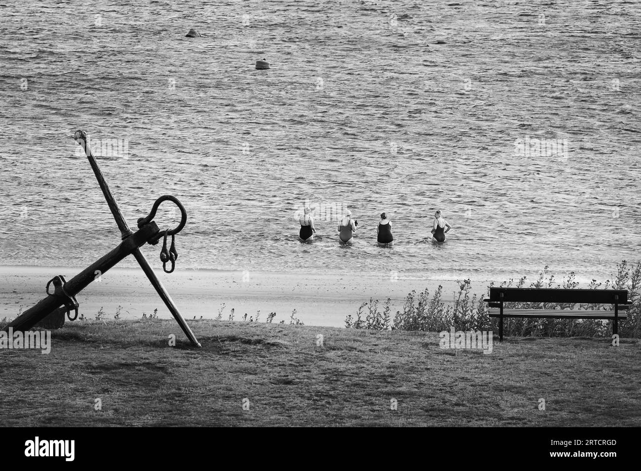 Vue des dames se baignant sur la plage de la célèbre Melbourne Road, North Berwick, East Lothian, Écosse, Royaume-Uni Banque D'Images
