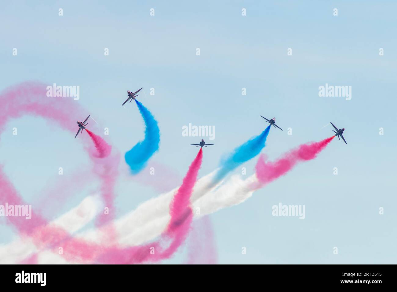 red arrows raf royal air force équipe de formation de voltige de l'armée de l'air lors d'une exposition aérienne époustouflante au festival de l'air de bournemouth au royaume-uni Banque D'Images