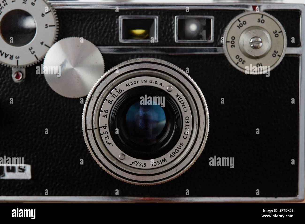 Macro, gros plan de la vieille technologie, caméra à film Argus Range Finder 35 mm !!! Banque D'Images