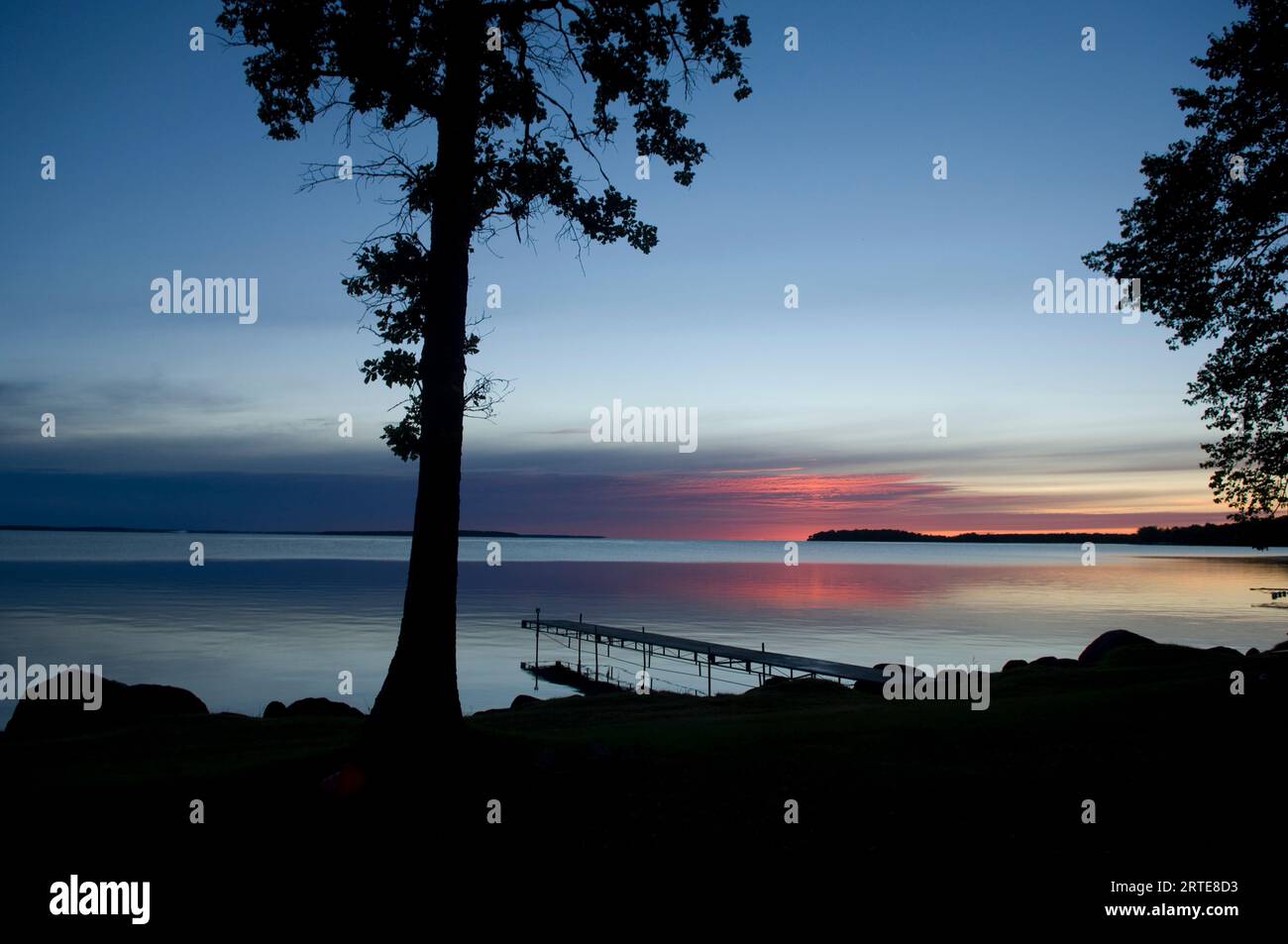 Accoster à un Lodge sur le lac Leech, Minnesota au coucher du soleil ; Walker, Minnesota, États-Unis d'Amérique Banque D'Images