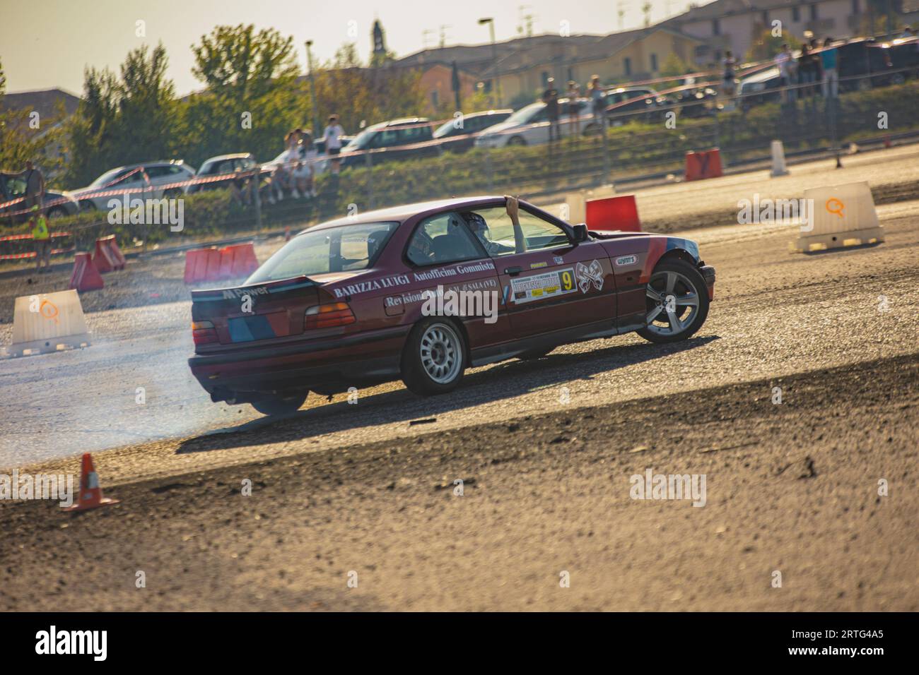 Villamarzana, 10 septembre 2023 : course automobile intense capturant le frisson de la dérive sur un circuit difficile. Banque D'Images