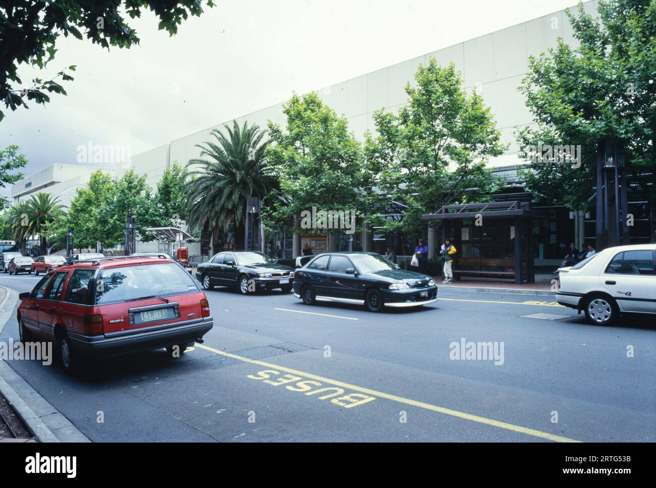 Melbourne, Australie décembre 1999 : cliché emblématique du paysage urbain de Melbourne dans les années 1990, mettant en valeur son dynamisme architectural et urbain. Banque D'Images