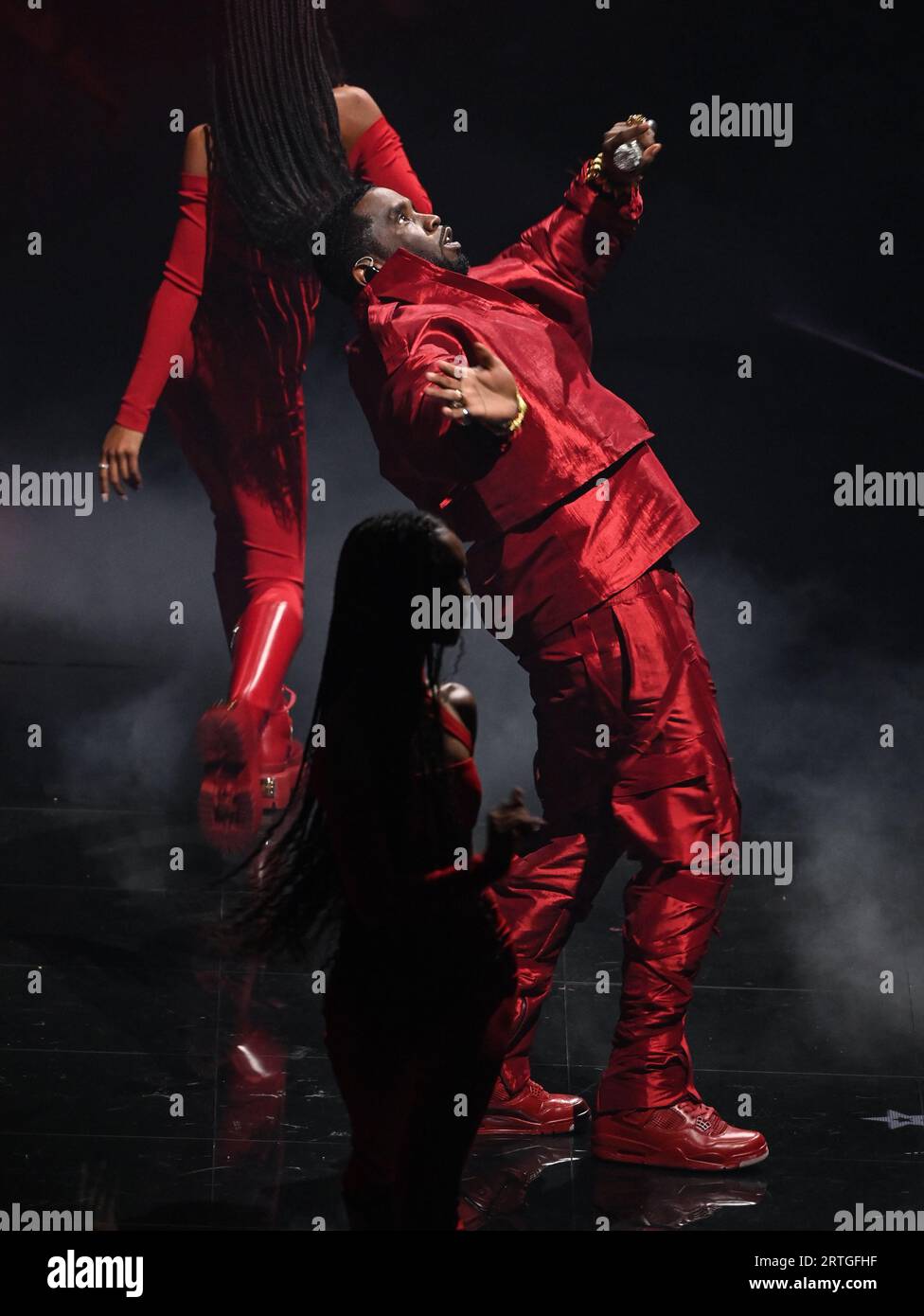 Newark, États-Unis. 12 septembre 2023. P Diddy se produit aux MTV Video Music Awards 2023, au Prudential Center, New Jersey. Crédit : Doug Peters/EMPICS/Alamy Live News Banque D'Images