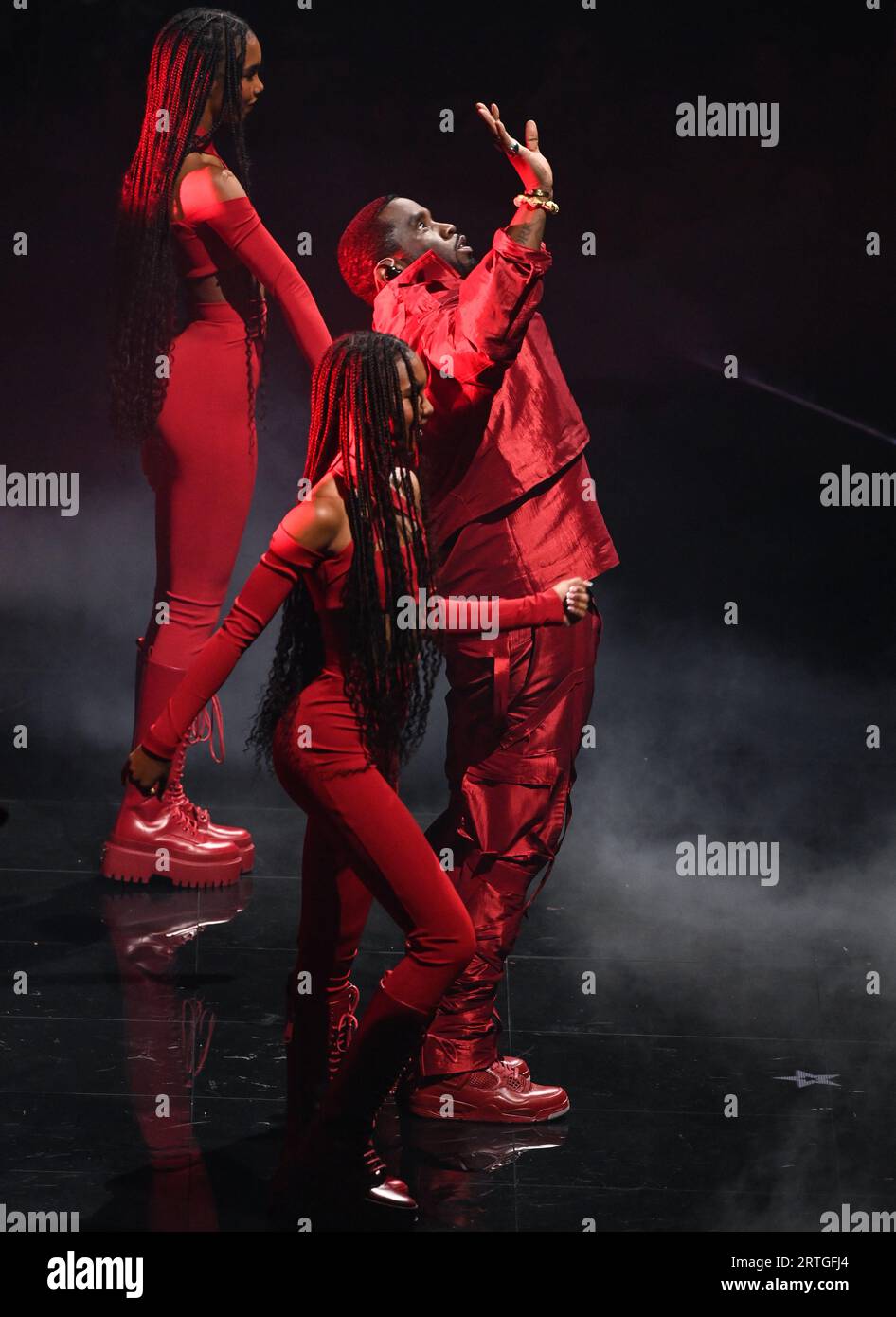 Newark, États-Unis. 12 septembre 2023. P Diddy se produit aux MTV Video Music Awards 2023, au Prudential Center, New Jersey. Crédit : Doug Peters/EMPICS/Alamy Live News Banque D'Images