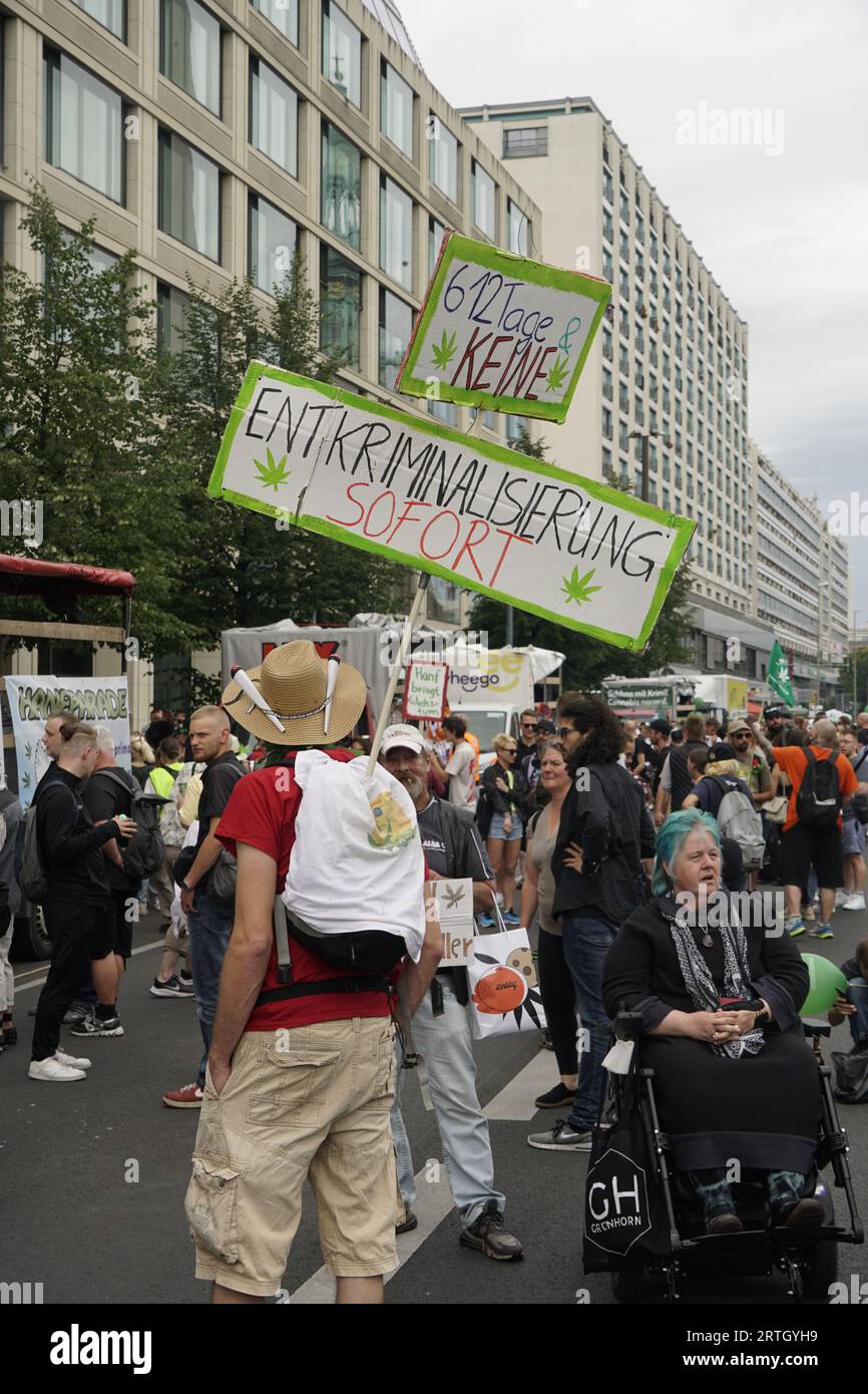 Hanfparade 2023, Alexanderplatz, Demo zu Legaliserung von Cannabis, Berlin Banque D'Images