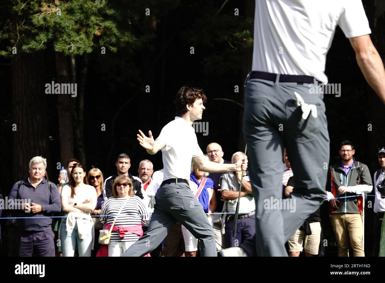 Wentworth, Surrey, Royaume-Uni. 13 septembre 2023. Tom Holland a presque percé son putt birdie sur le 11e green pendant le Pro-Am au championnat de golf BMW:PGA au Wentworth Club. OPS : crédit : Motofoto/Alamy Live News Banque D'Images