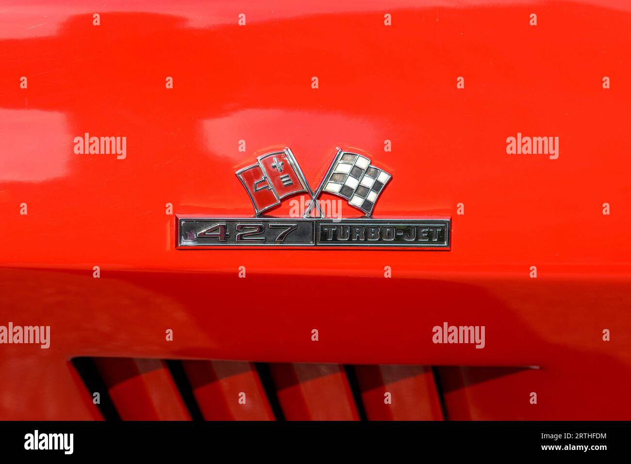 Gros plan d'une Chevrolet Corvette rouge brillant à Manchester, aux États-Unis Banque D'Images
