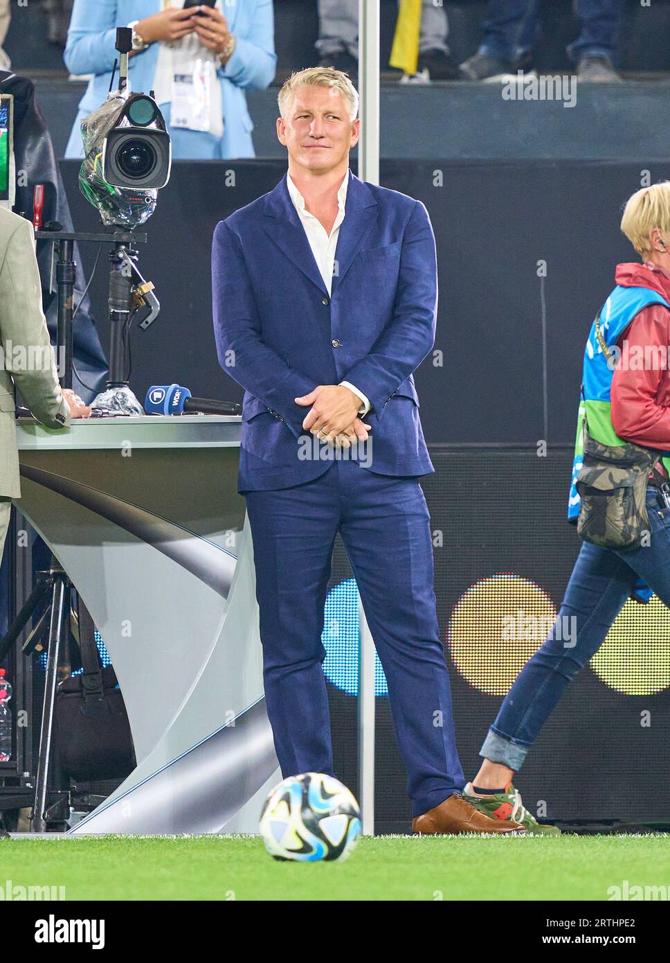 Bastian SCHWEINSTEIGER, Co-modérateur ARD dans le match amical ALLEMAGNE - FRANCE 2-1 DEUTSCHLAND - FRANKREICH 2-1 préparation pour les Championnats d'Europe 2024 en Allemagne, saison 2023/2024, le 12 septembre 2023 à Dortmund, Allemagne. © Peter Schatz / Alamy Live News Banque D'Images