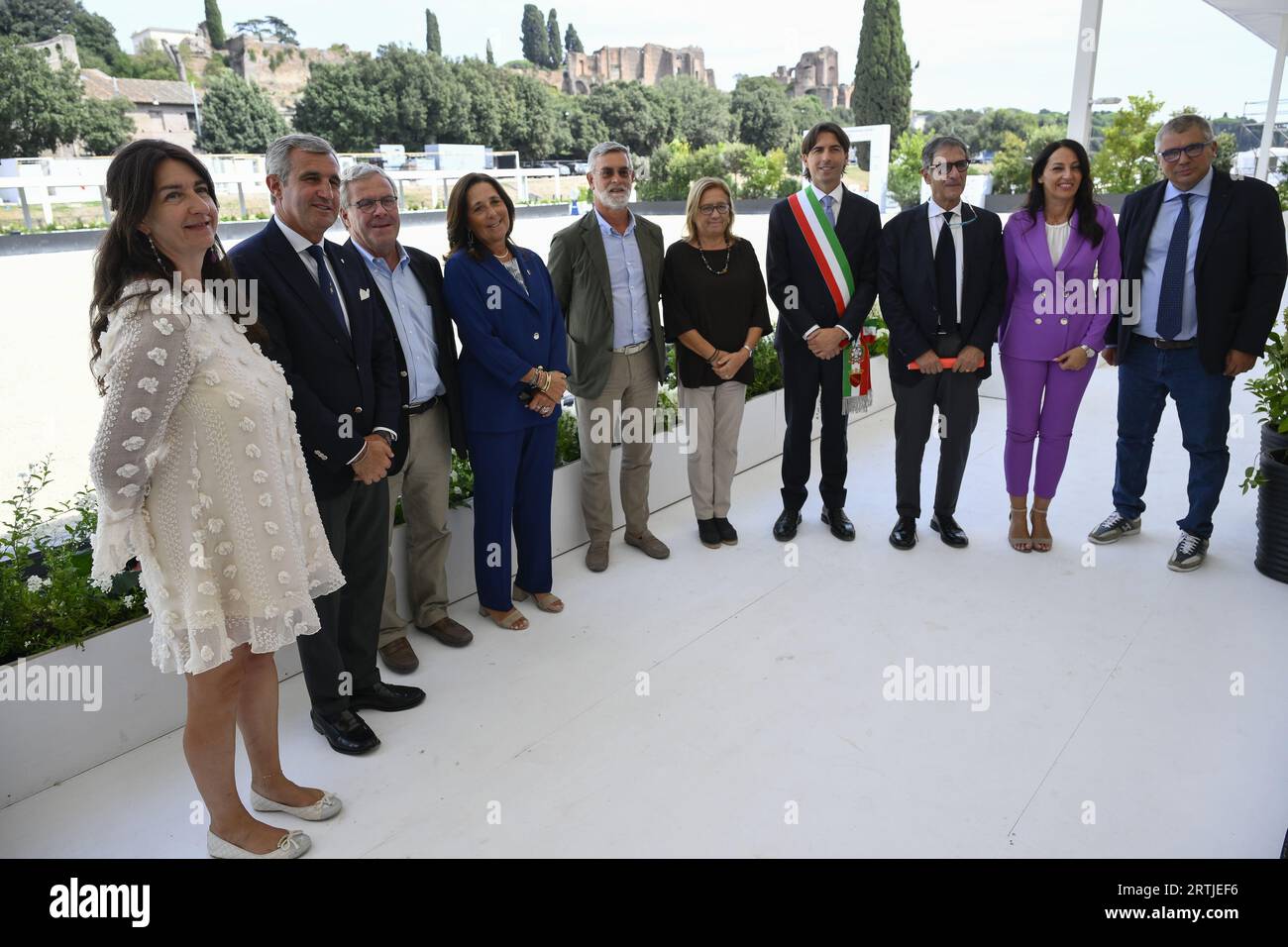 Rome, Italie. 13 septembre 2023. Eleonora Di Giuseppe, Marco Di Paola, Marco Danese, Isabella Rauti, Fabio Pacchiani, Paola Frassinetti, Alessandro Onorato, Claudio Barbato, Svetlana Celli et Alessandro Cochi, lors de la conférence de presse pour présenter le Longines Global Champions Tour, 13 septembre 2023, Circo Massimo, Rome, Italie crédit : Independent photo Agency/Alamy Live News Banque D'Images