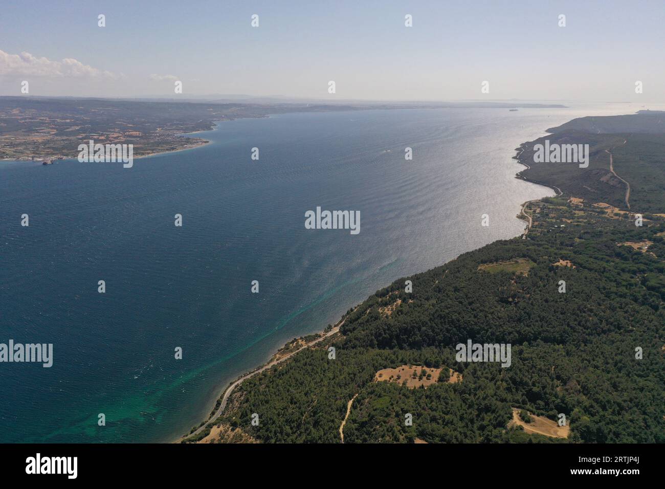 La voie navigable d'importance internationale du détroit de Dardanelles, dans le nord-ouest de la Turquie, reliant la mer Égée à la mer de Marmara et séparant l'EUR Banque D'Images