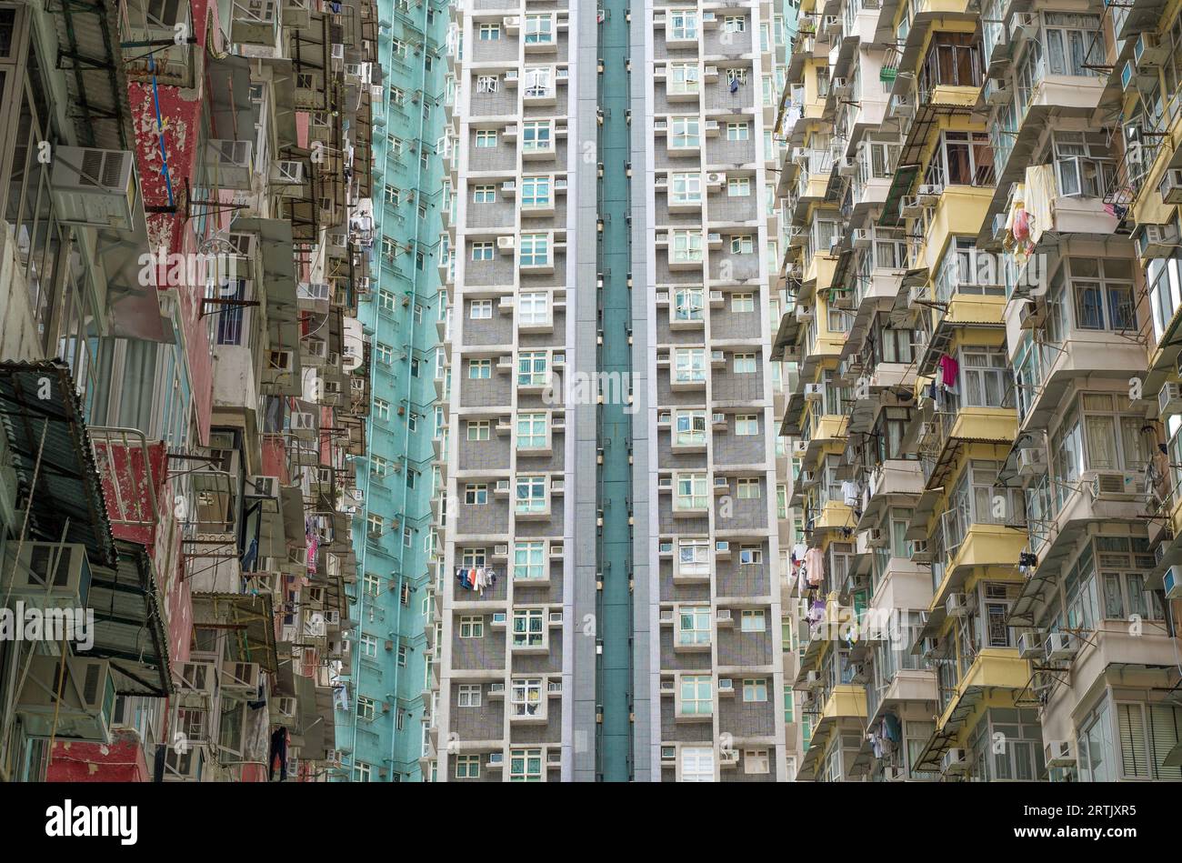 Yick Cheong Monster Building, un grand immeuble claustrophobe à Quarry Bay avec beaucoup de maisons de gens entassées dans un petit espace Hong Kong Banque D'Images