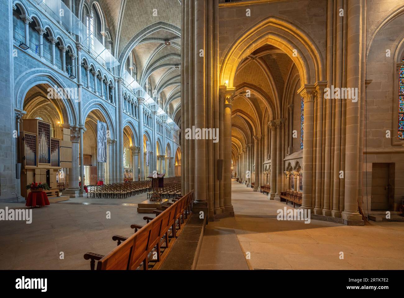 Intérieur de la cathédrale de Lausanne - Lausanne, Suisse Banque D'Images