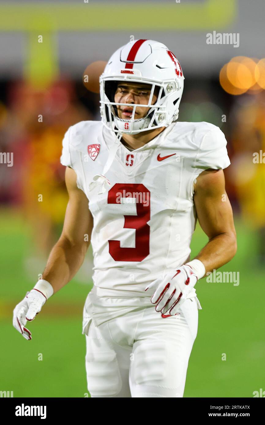 LOS ANGELES, CA - SEPTEMBER 09: Stanford Cardinal wide receiver Bryce Farrell (3) runs onto the field during a college football game between the Stanford Cardinal and the USC Trojans on September 09, 2023, at the Los Angeles Memorial Coliseum in Los Angeles, CA. (Photo by Jordon Kelly/Icon Sportswire) (Icon Sportswire via AP Images) Banque D'Images