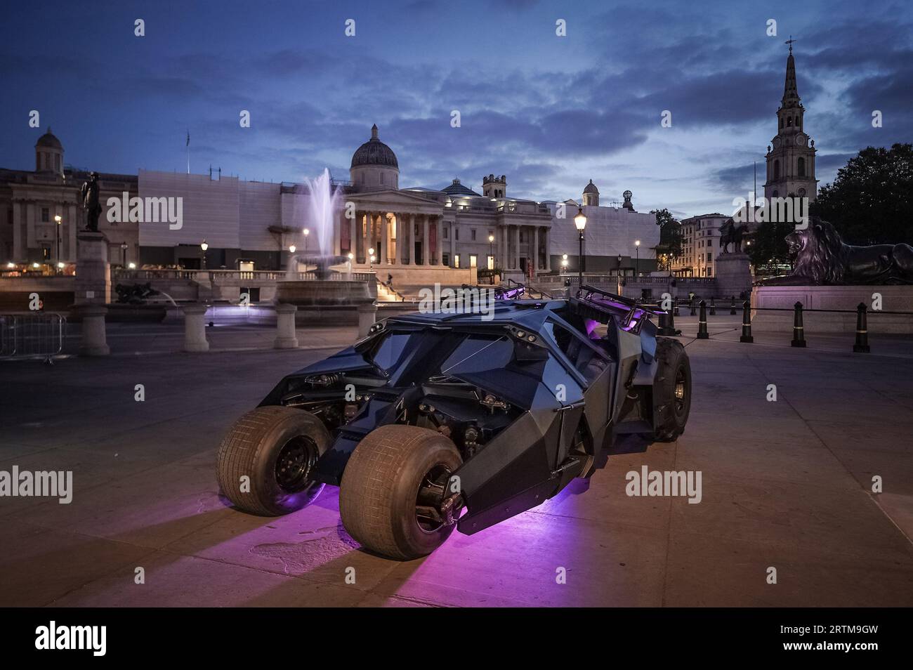 Londres, Royaume-Uni. 14 septembre 2023. La journée mondiale Batman voit le véritable Batmobile Tumbler présenté dans la trilogie des films Dark Knight garée à Trafalgar Square avant les célébrations annuelles de la journée Batman le 16 septembre. Crédit : Guy Corbishley/Alamy Live News Banque D'Images