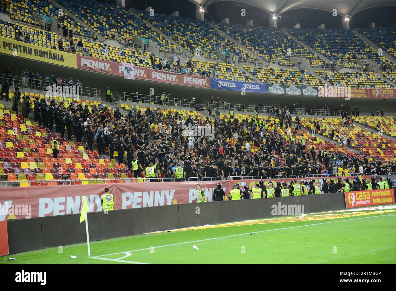 Supporters roumains lors du match de qualification Euro 2024 Roumanie vs Kosovo 12.09.2023, Arena Nationala Stadium , Bucarest Banque D'Images