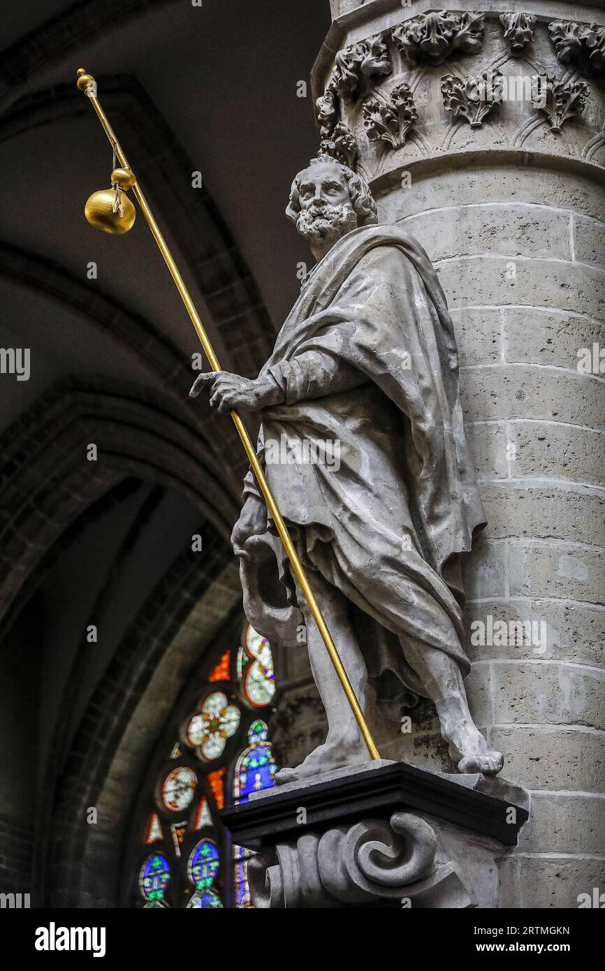 Cathédrale Saints Michel & Gudule, Bruxelles, Belgique. Statue de Saint James Banque D'Images