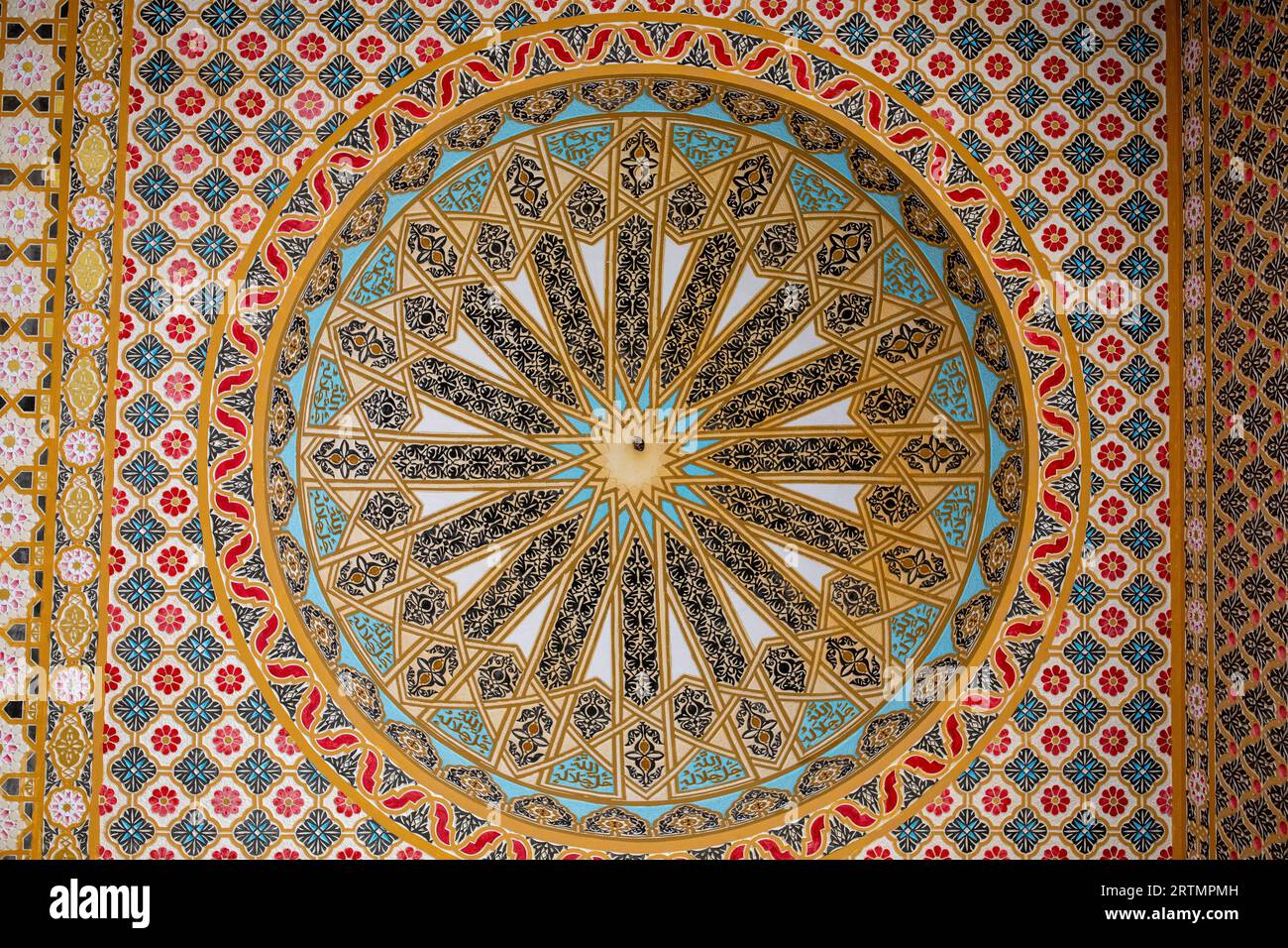Mosaïque dans la grande mosquée de Touba, Sénégal Banque D'Images