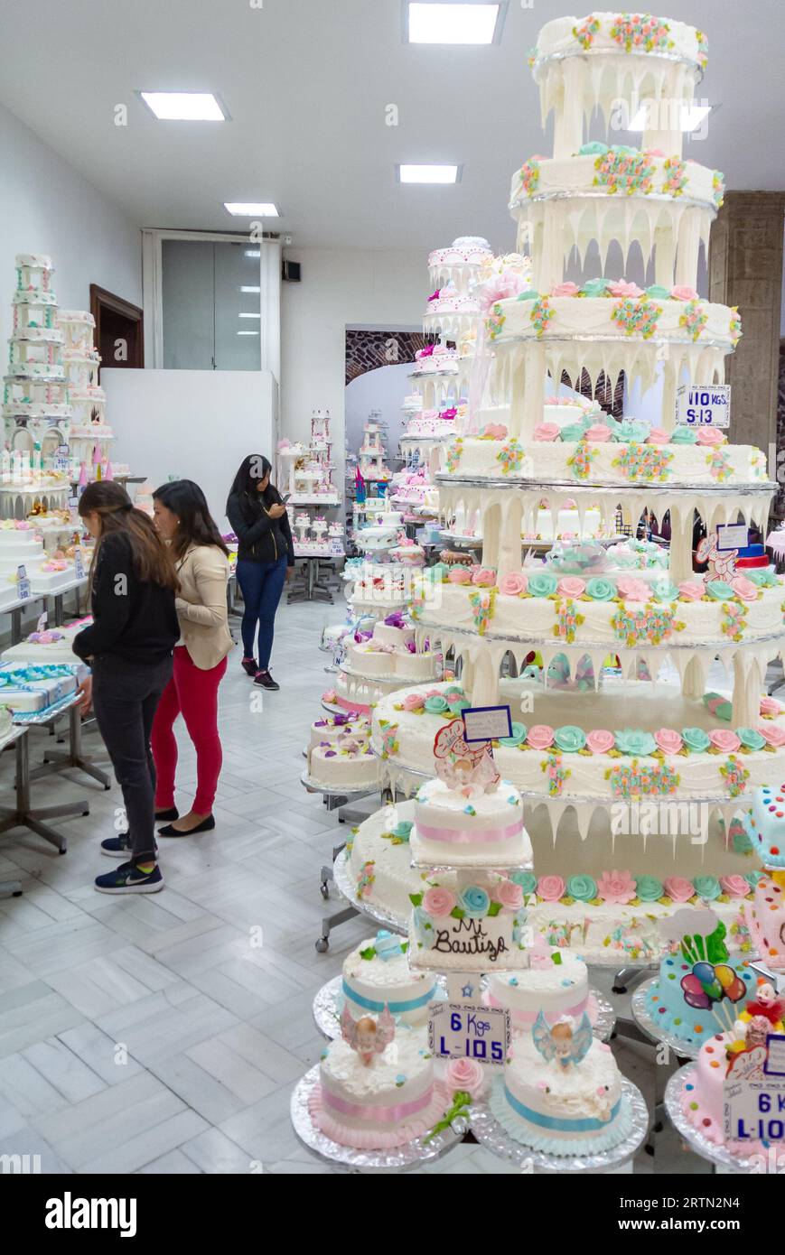 Mexico, CDMX, Mexique, Une exposition de gâteaux décorés à pas Eleria idéal qui est une boulangerie mexicaine traditionnelle, éditorial seulement Banque D'Images