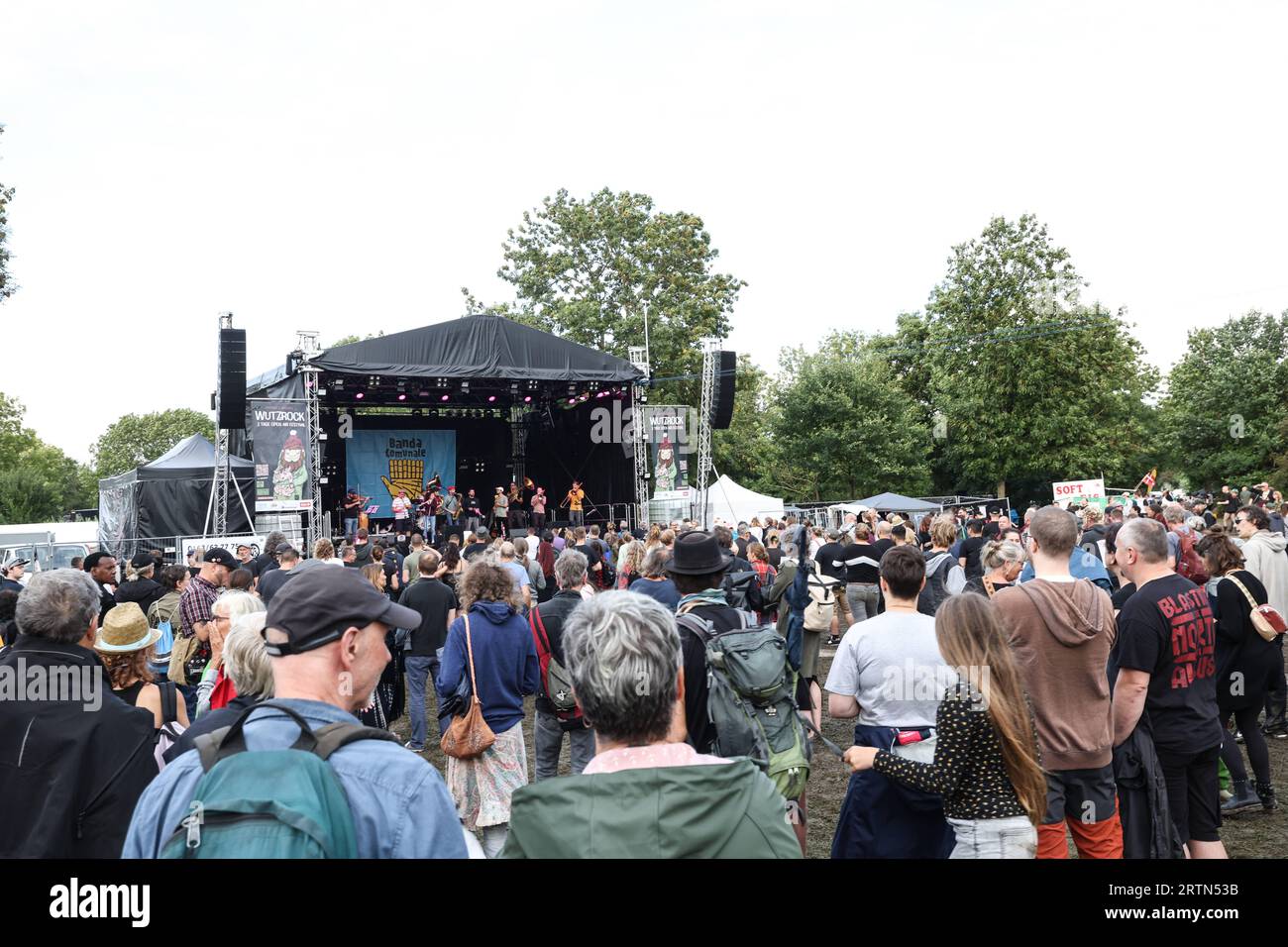 Musik / Kultur : Wutzrock Open Air Festival 2023, Eichbaumsee, Hambourg, 12.08.2023 long métrage, Matsch, Regen Hambourg Allemagne *** musique Culture Wutzrock Open Air Festival 2023, Eichbaumsee, Hambourg, 12 08 2023 long métrage, boue, pluie Hambourg Allemagne Banque D'Images