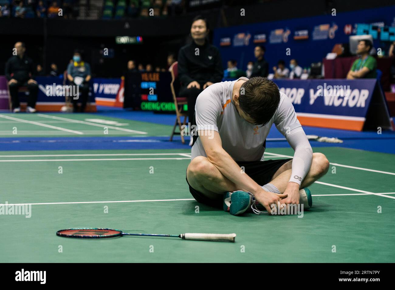 Hong Kong, Chine. 13 septembre 2023. Kalle Koljonen, de Finlande, joue lors du match de la ronde masculine de 32 contre Rasmus Gamkei, du Danemark, le deuxième jour des championnats de badminton VICTOR Hong Kong Open 2023 au Hong Kong Coliseum. Score final ; Danemark 2:0 Finlande. Crédit : SOPA Images Limited/Alamy Live News Banque D'Images