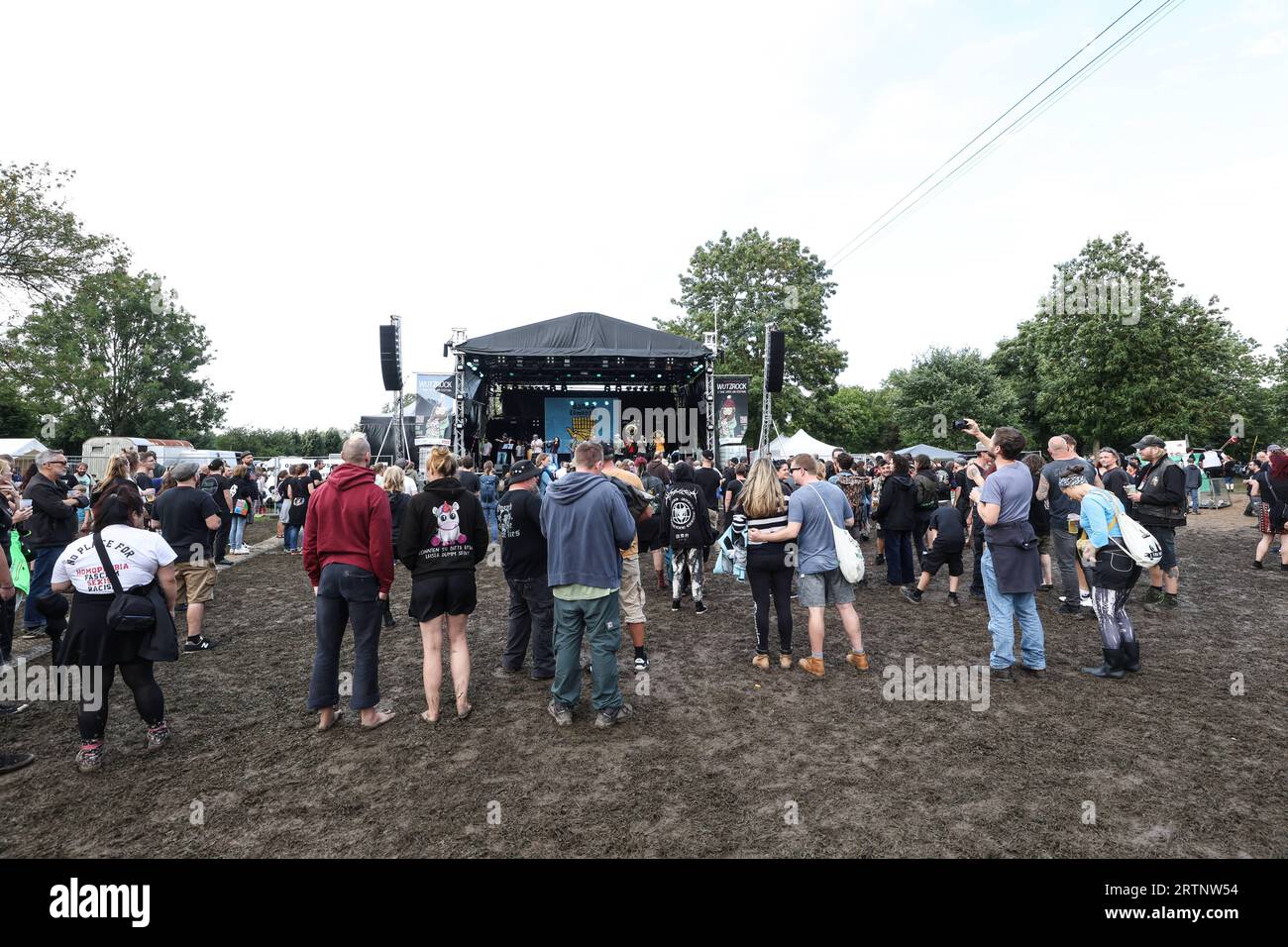 Musik / Kultur : Wutzrock Open Air Festival 2023, Eichbaumsee, Hambourg, 12.08.2023 long métrage, Matsch, Regen Hambourg Allemagne *** musique Culture Wutzrock Open Air Festival 2023, Eichbaumsee, Hambourg, 12 08 2023 long métrage, boue, pluie Hambourg Allemagne Banque D'Images