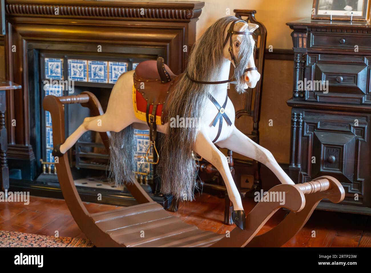 Manège ancien - Cheval à bascule de collection - Atelier 416