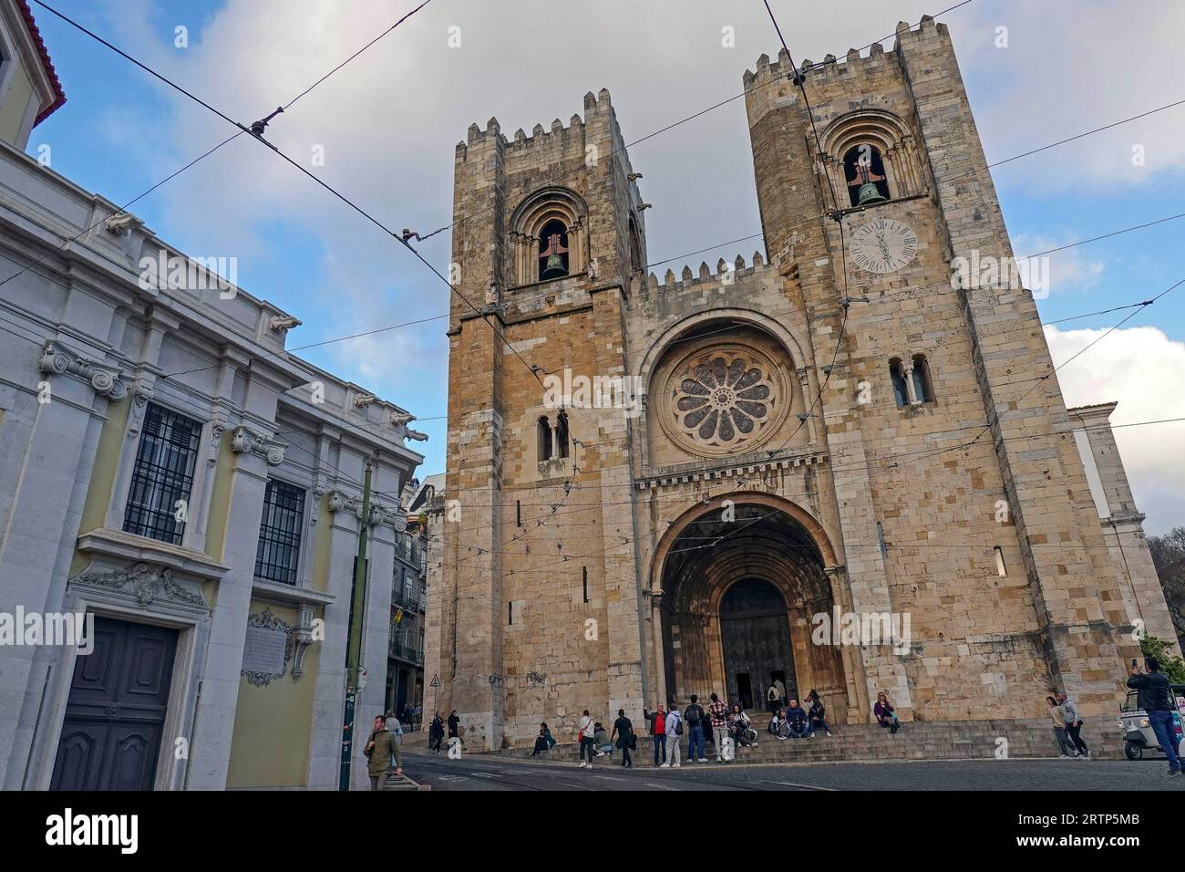 Portugal, Lisbonne, la cathédrale Sainte Marie majeure souvent appelée cathédrale de Lisbonne ou simplement le se (se de Lisboa), est une cathédrale catholique romaine construite Banque D'Images